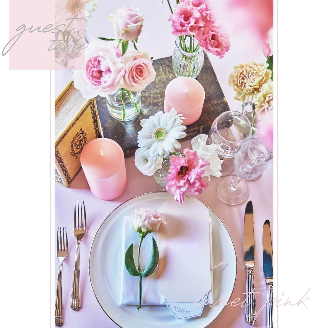 スマ婚/オフィシャルアカウントさんのインスタグラム写真 - (スマ婚/オフィシャルアカウントInstagram)「テーブル装花 ⚘˖*  今回は、甘く可憐なまるでお姫様になったような気分になれるテーブル装花をご紹介⸝⸝⸝♡︎  ピンクを中心にホワイト・ベージュ系の花材を、形状・サイズの異なる複数のガラス花器へざっくりと活けたスタイル。甘く可愛らしい雰囲気のピンクでまとめた花材にガラス花器をアレンジメントすることで、可愛さだけでなく透明感のある優しい雰囲気を醸し出します܀ꕤ୭*  今年1月にリニューアルした スマ婚のテーブル装花の1つです。  一般的な結婚式では、装花は新郎新婦とどんなものにしたいか打合せをしてデッサンを作っていきます。 デッサンを元に当日の装花をつくるので、当日まで仕上がりがイメージしにく状況でした。 また、要望に合わせて作成をするので、初期の見積よりも金額が上がりやすいです。  一方スマ婚では、すでにデザインが出来ている 4つのコンセプト 8つのテイストから選んでいただくので 費用も時間も抑えられるんです。 しかもお洒落で可愛い ❤︎ˎˊ˗  ⍨ ｛どんなのにして良いかわからない・・ ⍨ ｛イメージと違った・・ ⍨ ｛費用が上がってしまった・・  といった心配がありません ⸜( ´ ꒳ ` )⸝  気になる方は、是非スマ婚へお越しください ✰ˎˊ˗  ◌◍ - - - - - - - - - - - - - - - - -  @smakon_official をフォローいただき「#スマ婚」をつけてスマ婚𝑊𝑒𝑑𝑑𝑖𝑛𝑔 の写真をご投稿ください♡ 公式アカウントでシェアをさせていただきます♬  ＊＊＊＊【スマ婚 公式𝐿𝐼𝑁𝐸】＊＊＊＊ 結婚式に関するお悩みやご質問などLINEでお気軽にご相談ください♩ スマ婚公式LINEアカウントは@smakon_official プロフィールTOPのリンクよりご登録いただけます ＊＊＊＊＊＊＊＊＊＊＊＊＊＊＊＊＊＊＊  #スマ婚 #結婚式 #プレ花嫁 #式場探し #式場迷子 #ブライダル #プレ花嫁準備 #結婚式準備 #披露宴演出 #結婚式場選び #プレ花嫁さんと繋がりたい #全国の花嫁さんと繋がりたい #装花  #テーブル装花 #フラワーアレンジ #高砂装花 #卓装花 #スマ花 #smahana」6月12日 21時42分 - smakon_official
