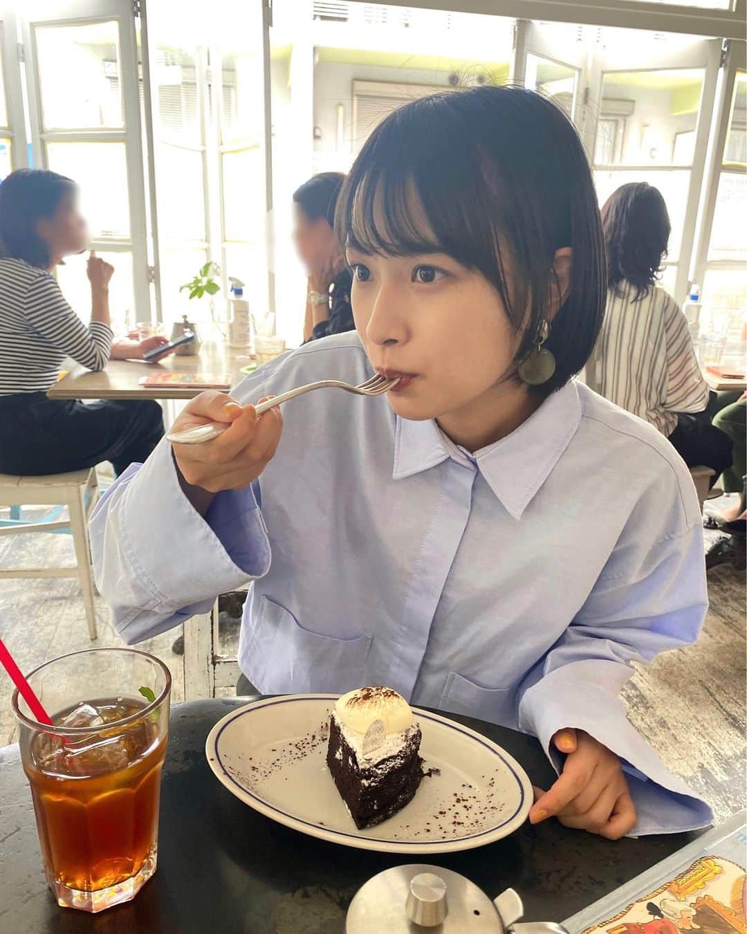 のインスタグラム：「舞台『ウェルカム・トゥ・ホープ』チケットご予約受付中です🍇  6/24(土)〜7/2(日) 新宿 紀伊國屋ホールでお待ちしております！  【日程】 6/24(土) 18:30 ◎ 6/25(日) 13:30 ◎ 6/26(月) 18:30 ★ 6/27(火) 13:30 ＊ 6/28(水) 18:30 ★ 6/29(木) 13:30 ＊ 6/30(金) 18:30 ★ 7/1(土)  13:30 ◎ / 18:30 ◎ 7/2(日)  13:30 ◎  【料金】 【 ◎ 】前売り・当日とも A席6,000円　B席5,000円（全席指定・税込） 【 ★ 】平日夜割500円引き！ A席5,500円　B席4,500円（全席指定・税込） 【 U-25券 】25歳以下の方3,000円（引換券・税込） 【＊】アフタートークあり  ラッパ屋HP  https://rappaya.jp/  🎫チケットぴあ https://t.pia.jp/pia/ticketInformation.do?eventCd=2315396&rlsCd=001 🎫イープラス https://eplus.jp/sf/search 🎫ローチケ  https://l-tike.com/search/?keyword=%E3%83%A9%E3%83%83%E3%83%91%E5%B1%8B  10ステージありますのでご都合よければ是非（＾ν＾）」