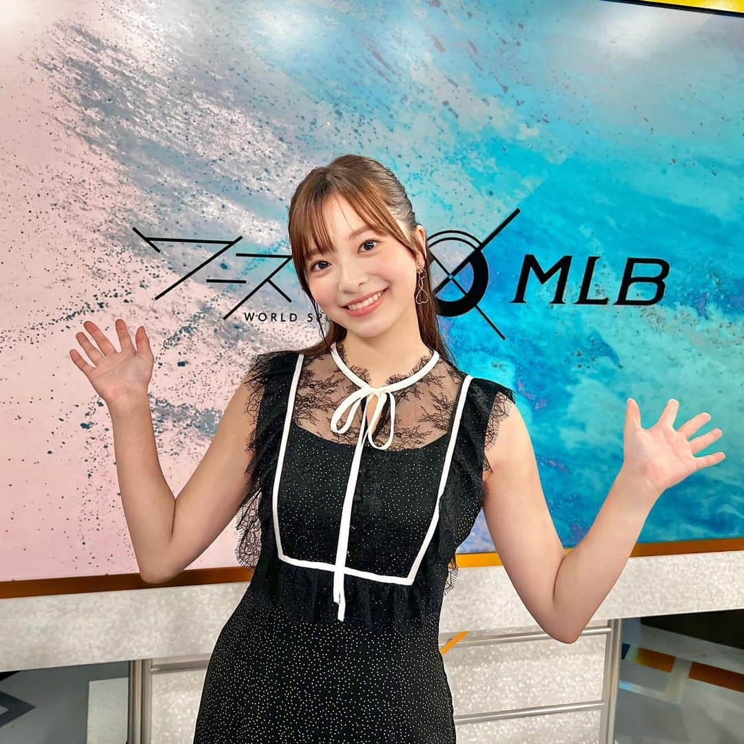 菊池柚花のインスタグラム：「. . . 気がつけば6月も中旬ということで、梅雨の時期ですね☂️  台風が近付いたりどんよりなお天気が続いていますが、気持ちは晴れやかに無理せず過ごしましょうね🫶🏻 気温差もありますから体調にはお気をつけて☺︎  昨日は、全日本大学野球選手権大会の決勝 【青山学院大学vs明治大学】の試合が行われました⚾️  井口資仁さんは青学OB、私は明大OBということで、 昨日のワースポは決勝コンビでお届けしました☺️(MLBとは関係ないですが…笑) 現場でも井口さんと大学野球トークで盛り上がりましたよ🙌🏻  明治大学は残念ながら日本一には届きませんでしたが、秋に向けてより一層応援に熱が入ります💪🏻🔥  井口さん、引き続きお手柔らかにお願いします！🙇🏻‍♀️」