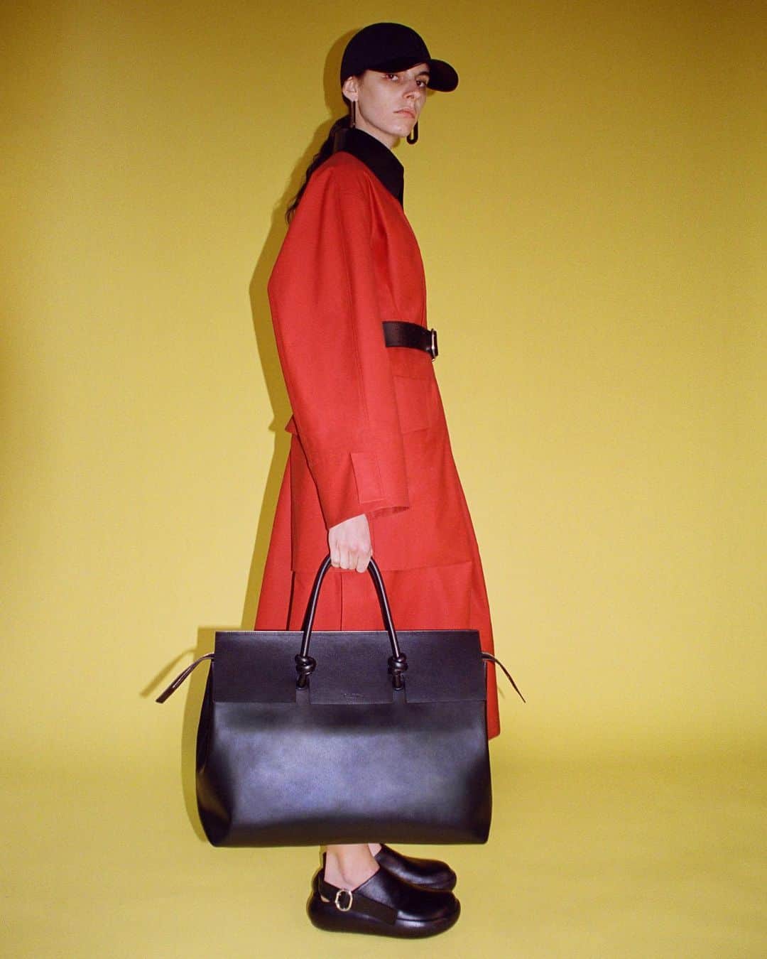 ジルサンダーのインスタグラム：「#JILSANDER Women’s Prefall 23 Collection @d.avit  Now available online and in selected stores #JilSanderbyLucieandLukeMeier」