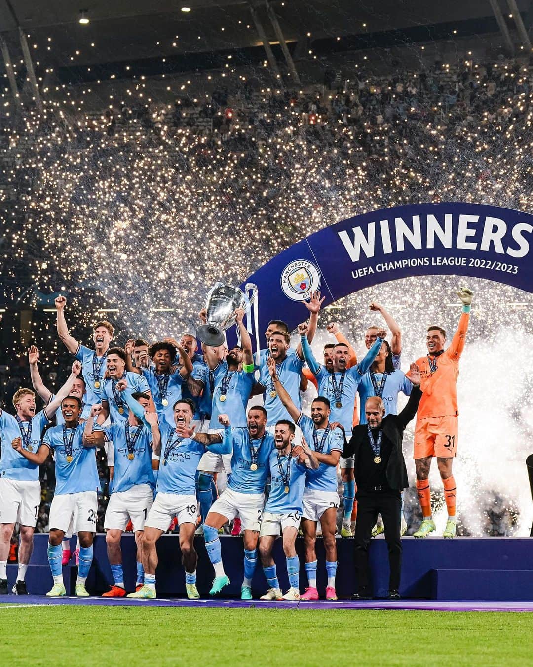 ウブロさんのインスタグラム写真 - (ウブロInstagram)「As an extraordinary season of the UEFA Champions League comes to an end, we congratulate the deserving champions. From unforgettable moments to fierce competition, it has been an incredible journey. Here's to the excitement of the next season! #HublotLovesFootball #UCL」6月12日 23時30分 - hublot