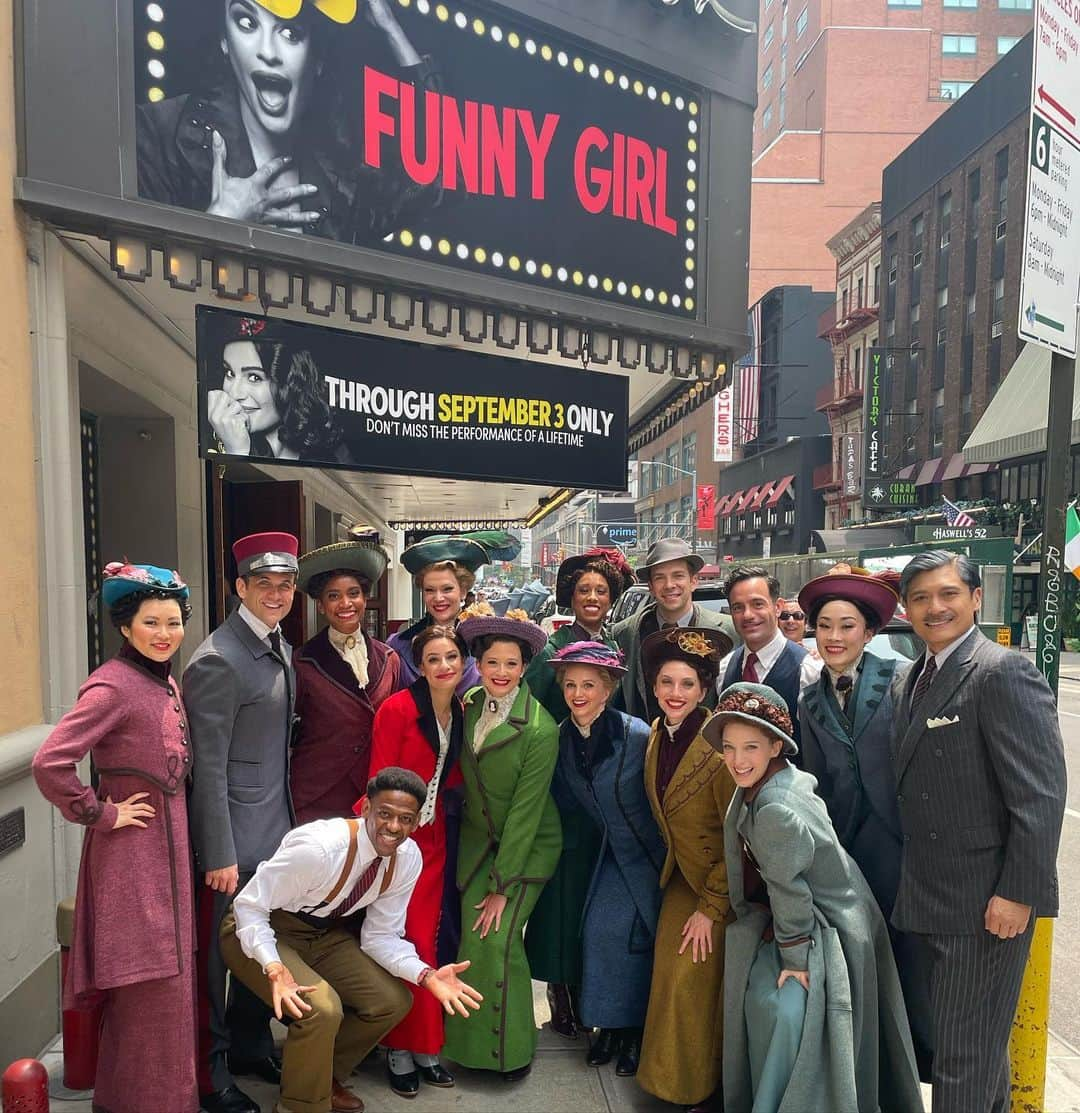 リア・ミシェルのインスタグラム：「@funnygirlbwy takes on the @thetonyawards 😍❤️」