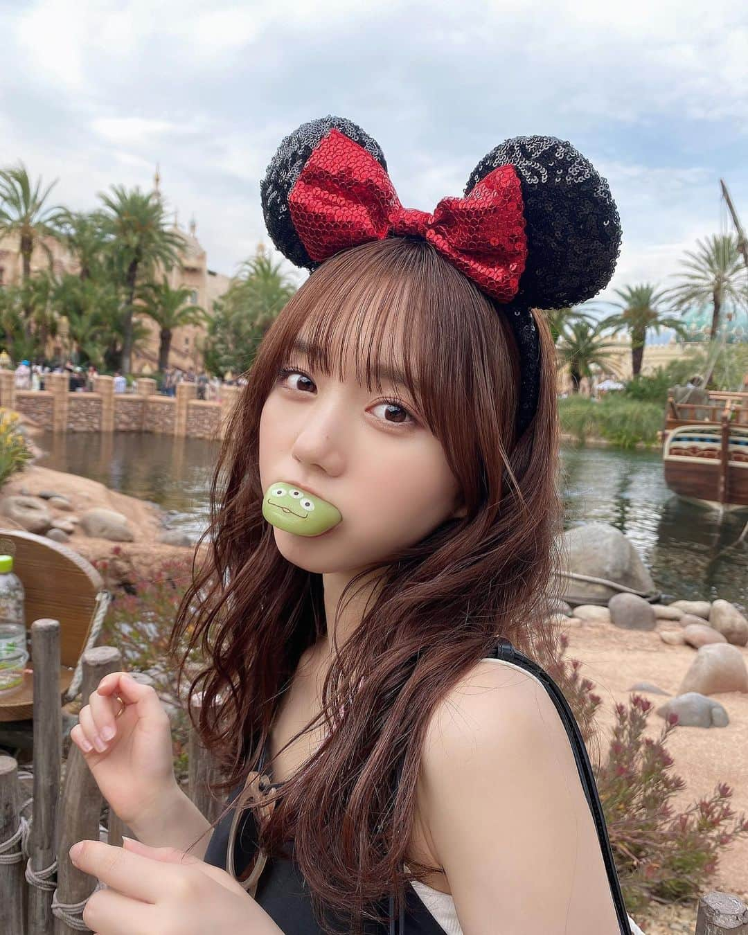 田島櫻子さんのインスタグラム写真 - (田島櫻子Instagram)「ぱくっ  #disney #disneysea  #ディズニー #ディズニーシー #ディズニーコーデ」6月12日 22時26分 - sakurako219