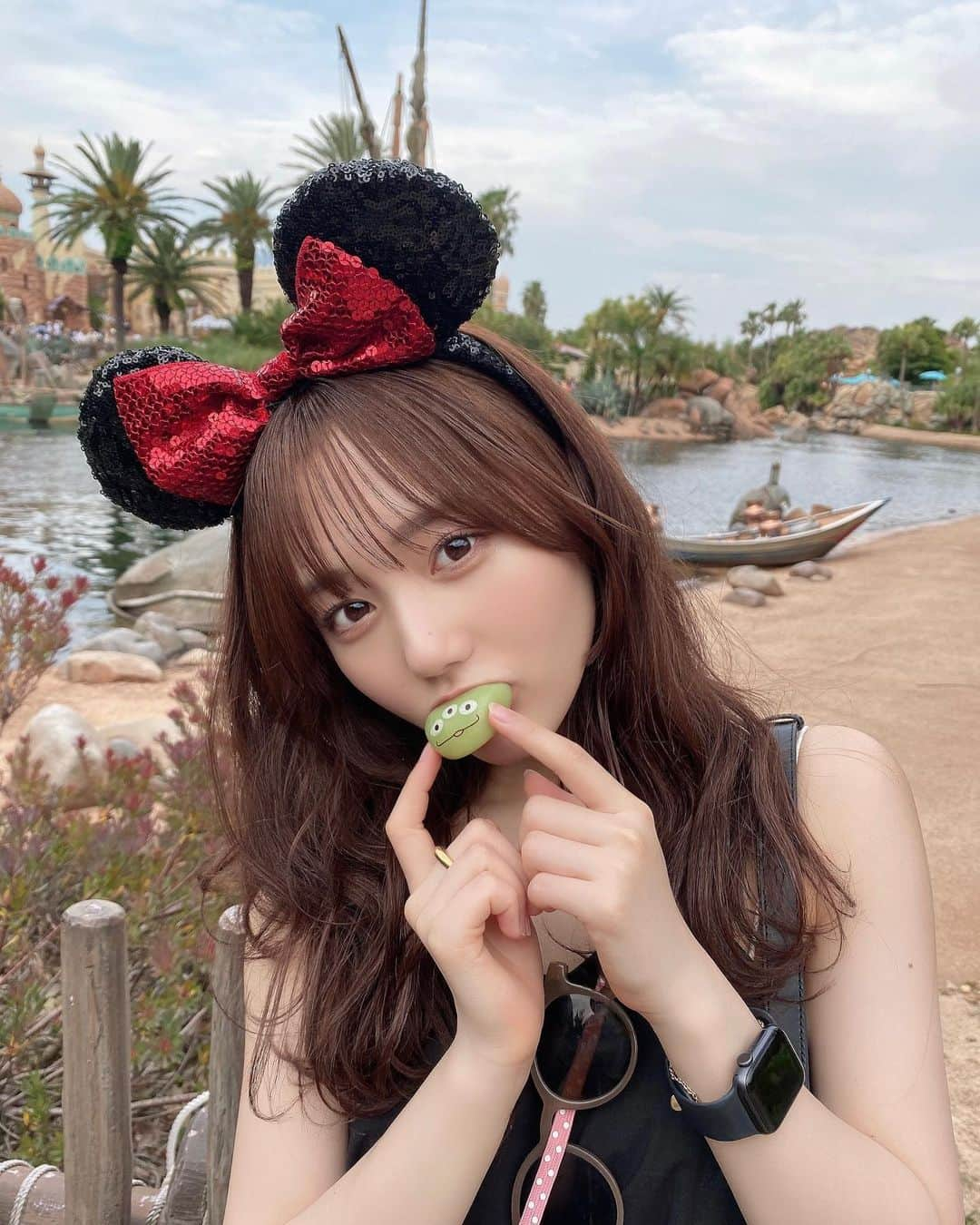 田島櫻子のインスタグラム：「ぱくっ  #disney #disneysea  #ディズニー #ディズニーシー #ディズニーコーデ」