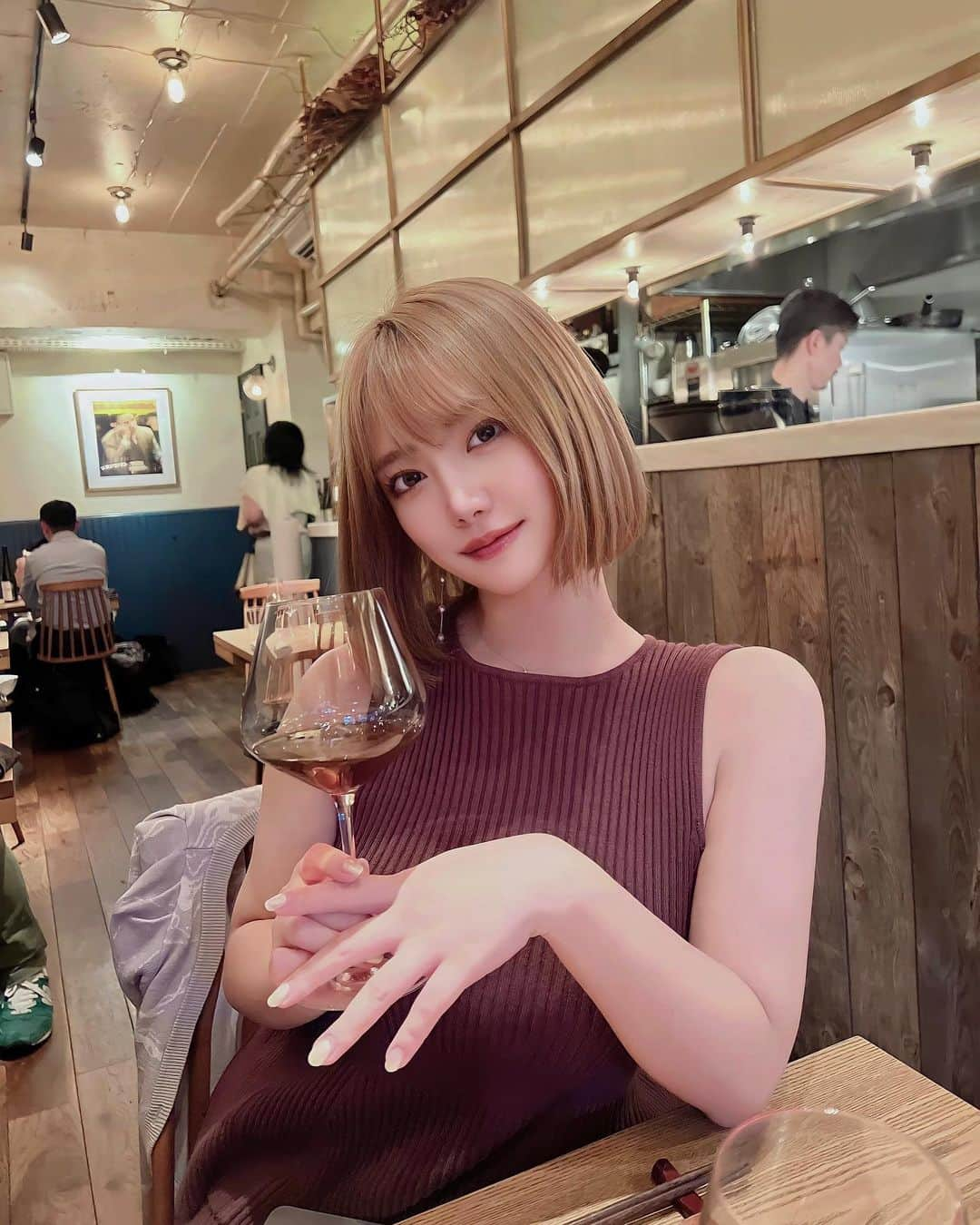 RIKAさんのインスタグラム写真 - (RIKAInstagram)「ちょっと大人になりましたかね？ お店の雰囲気に合わせて🌕🍷🍽️  #sio」6月12日 22時32分 - fromrika