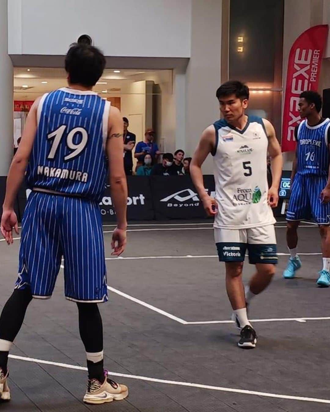 中村友也さんのインスタグラム写真 - (中村友也Instagram)「豹柄大好きなおじさんは…… 3x3.EXE PREMIER2023 Round.1と3に出場しました🏀 開幕戦からの連敗、、、Round3で初勝利🐆🏀💕 2年ぶりのPREMIERはほんまめっちゃ楽しいですわハァハァ(*´Д`*)ハァハァ🏀 久しぶりに @patrick_yu810  さんにお会いできて嬉しかった💕 チームで掴んだ初勝利！ 個人的にはエアボールしたり、、、課題は沢山ありますが、、、 まずは初勝利できた事がよかったです！ ここからですよ🐆🏀 ドロップスな皆様応援ありがとうございました😍🏀 引き続き熱い応援どうぞよろしくお願いいたします🙇‍♂️  #佐々木優希 #長島慎之介 #丸山駿弥 #三上光河 #山田陸  #阿達隼人 #淺野ケニー #中村友也 #チョモ #株式会社blueocean #ikebukurodrops #3x3 #3x3basketball  #3x3premierexe」6月12日 22時33分 - tomoya_nakamura19