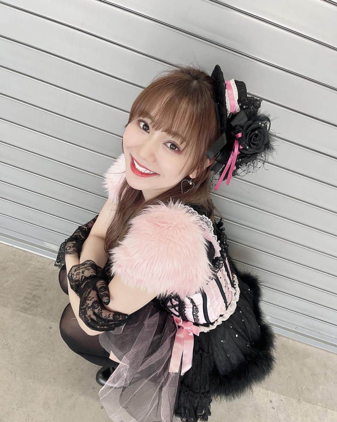 松本慈子さんのインスタグラム写真 - (松本慈子Instagram)「* 一個前の登校、手袋するの忘れてたんだ😇 ダッシュで取りに行って装着してる 完璧verはこちらになります💁‍♀️🎀」6月12日 22時45分 - chikako_1119