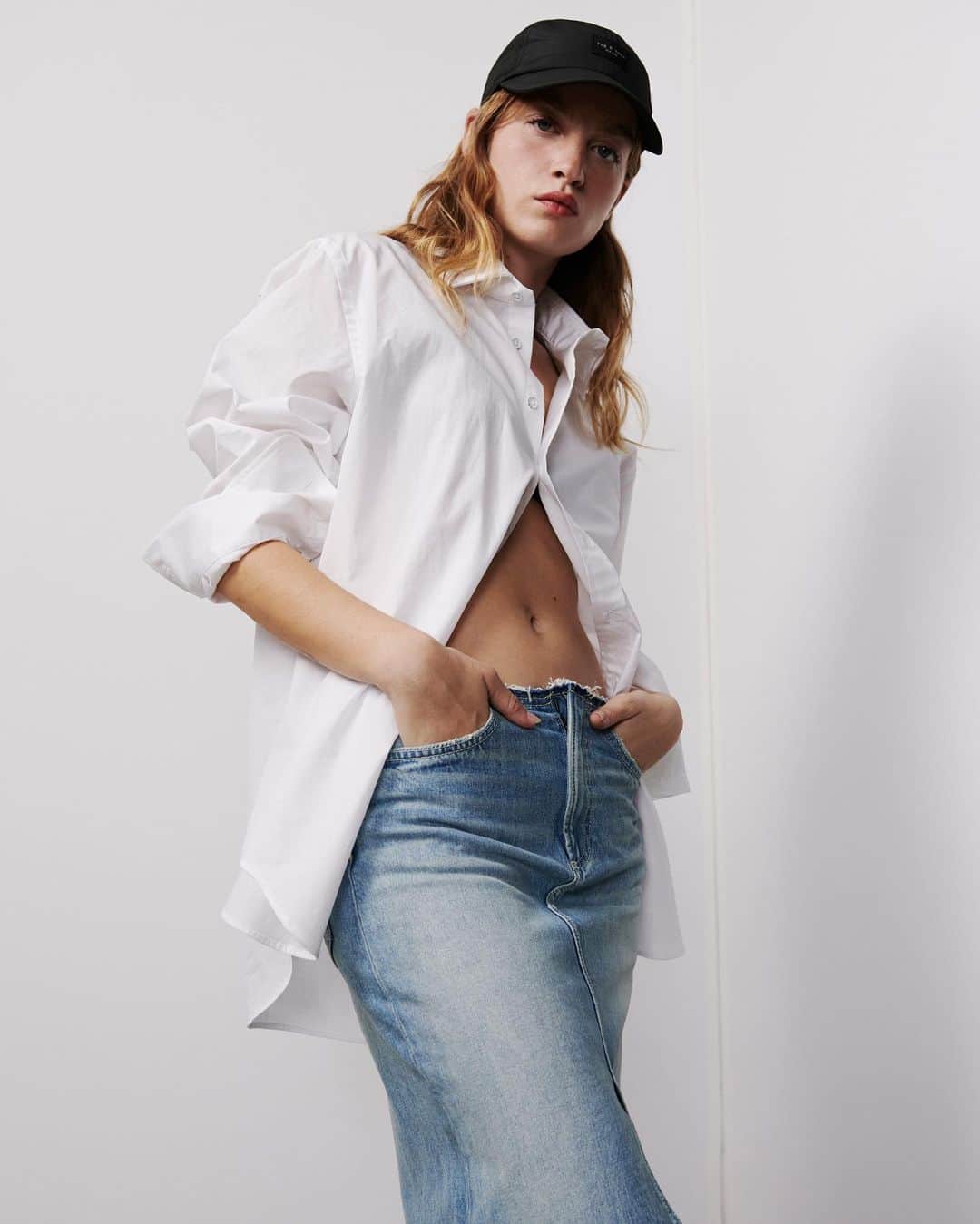 ラグ&ボーンのインスタグラム：「THE DENIM MAXI COMEBACK. '70s, '90s, '00s—and now. Meet The Clara.」