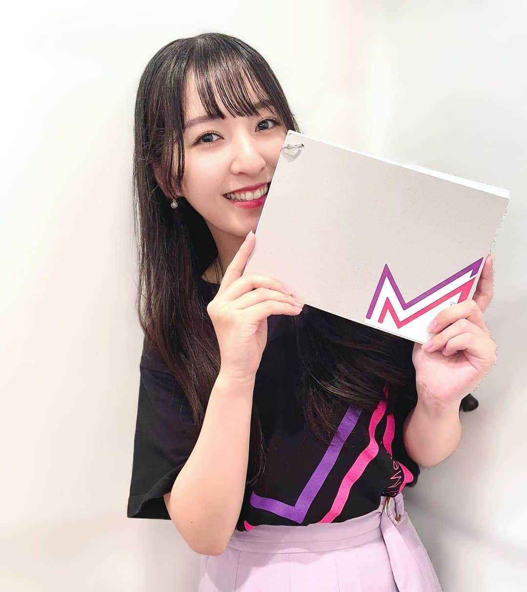 のインスタグラム：「3期生お披露目イベント、ありがとうこざいました🌸✨  みなさんのおかげで新しいメルメルスタートの瞬間を満員で迎えられたこと、本当に幸せで感謝の気持ちでいっぱいです🥹✨  そして！！ 昨日から、8月の単独ライブのチケット販売がスタートしました🎉  💙🤍❤️  Merci Merci 2nd Anniversary    SUMMER PARTY 2023  ♡2023年8月11日(金・祝)  ♡P.A.R.M.S秋葉原  ☀️ソレイユ篇  12:00開演 🌙エトワール篇  17:00開演  🪑 ・カメコ席 ￥10,000 ・S席(直筆メッセージ&チェキ、グッズ付き) ￥10,000 ・A席 ￥4,500 ・B席 ￥2,000 ・女性(数量限定) ￥1,000   今回も2部制です、お昼も夜も一緒に過ごしたいな…(⑉• •⑉)❤︎  席種によっては数が少なくなるので、早めにGETお願いします🫡✨  3期生を迎えて15人で迎える、初めての単独ライブ。  絶対に成功させたいから。 いつも来てくれる方も、ライブに来たことがない方も、みんなで楽しんで、ハッピーを持って帰ってもらえるようにがんばるから。  すこしても気になってくれた方は、この日に会いに来てくれたら嬉しいですっ🍀*゜  夏、楽しみだね!!🥳🧡  · · · · · · · · · · · ·  #mercimerci  #メルシーメルシー  #アイドル  #アイドルライブ  #youtube #女子大生  #音大生  #女の子  #ポートレート  #撮影  #写真 #좋아요 #좋아요반사  #팔로우 #アイドル好きな人と繋がりたい  #被写体  #アー写 #instagood #photography #photo #portrait #follow  #photooftheday #followme  #instalike #instaportrait  #아이돌메이크업 #idol  #아이돌  #일본친구」