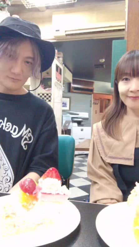 atsukoのインスタグラム：「KATSUさんお誕生日おめでとう動画🎂  #angela_jpn」