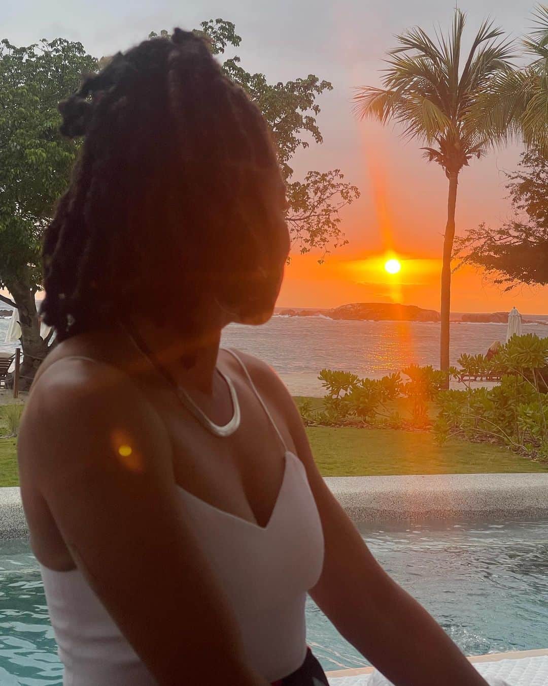 Kelly McCrearyさんのインスタグラム写真 - (Kelly McCrearyInstagram)「What is better than savoring sunsets in an exquisite location, far away from the non-stop pace of home life? My nervous system needed settling, and this place, this moment really did the trick. Very grateful for our escape to @stregispuntamita, for the opportunity to slow down, reconnect and reset.   @howelltalentrelations #StRegisPuntaMita #LiveExquisite #travelpartner」6月12日 23時24分 - seekellymccreary