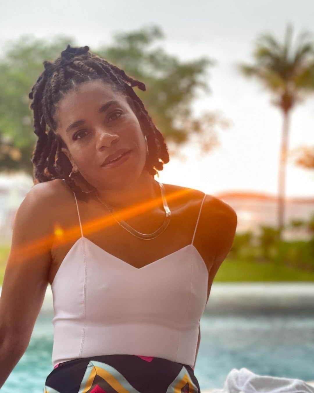 Kelly McCrearyのインスタグラム：「What is better than savoring sunsets in an exquisite location, far away from the non-stop pace of home life? My nervous system needed settling, and this place, this moment really did the trick. Very grateful for our escape to @stregispuntamita, for the opportunity to slow down, reconnect and reset.   @howelltalentrelations #StRegisPuntaMita #LiveExquisite #travelpartner」