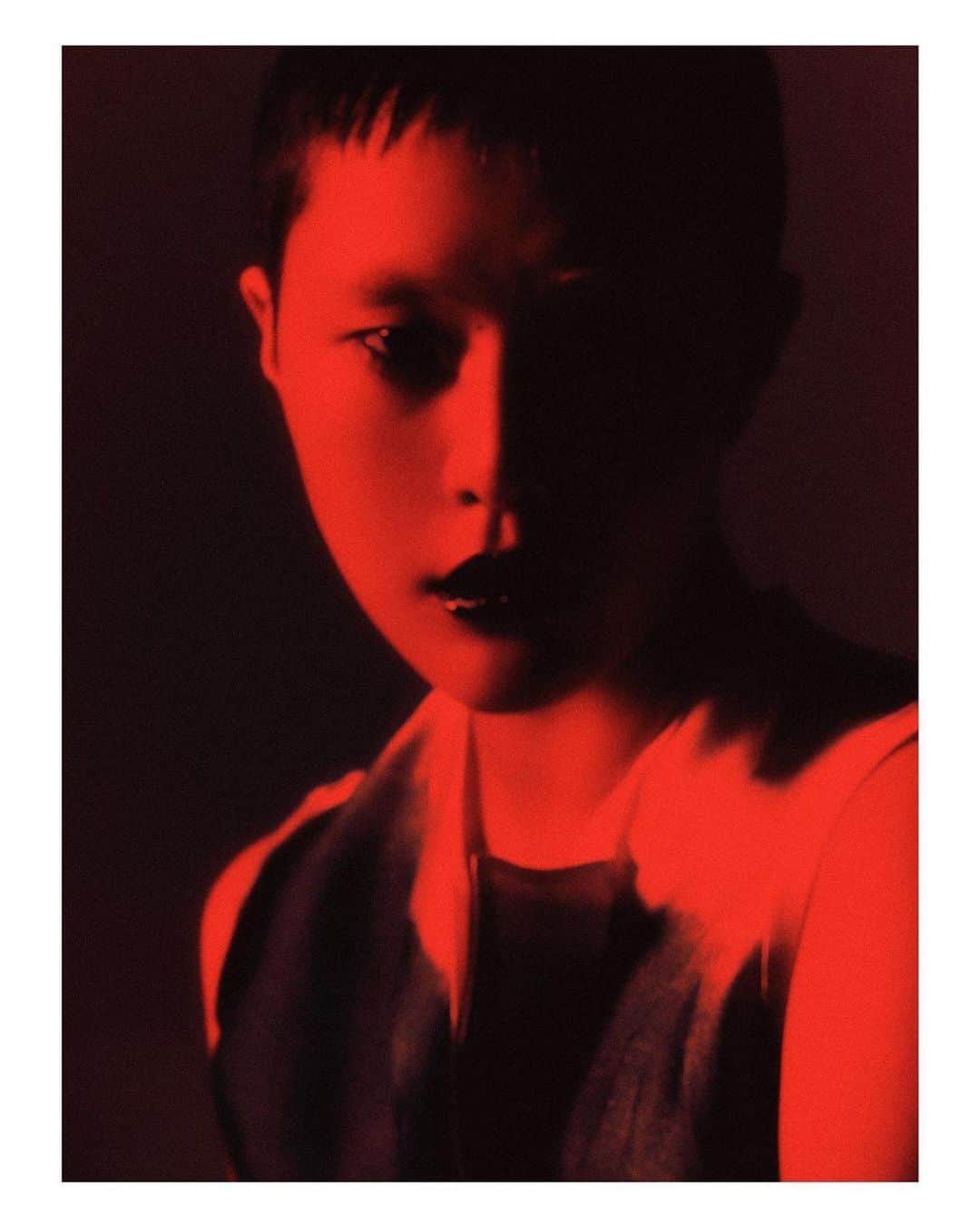 チョン・ソヒョンさんのインスタグラム写真 - (チョン・ソヒョンInstagram)「😈」6月12日 23時38分 - cochon_j