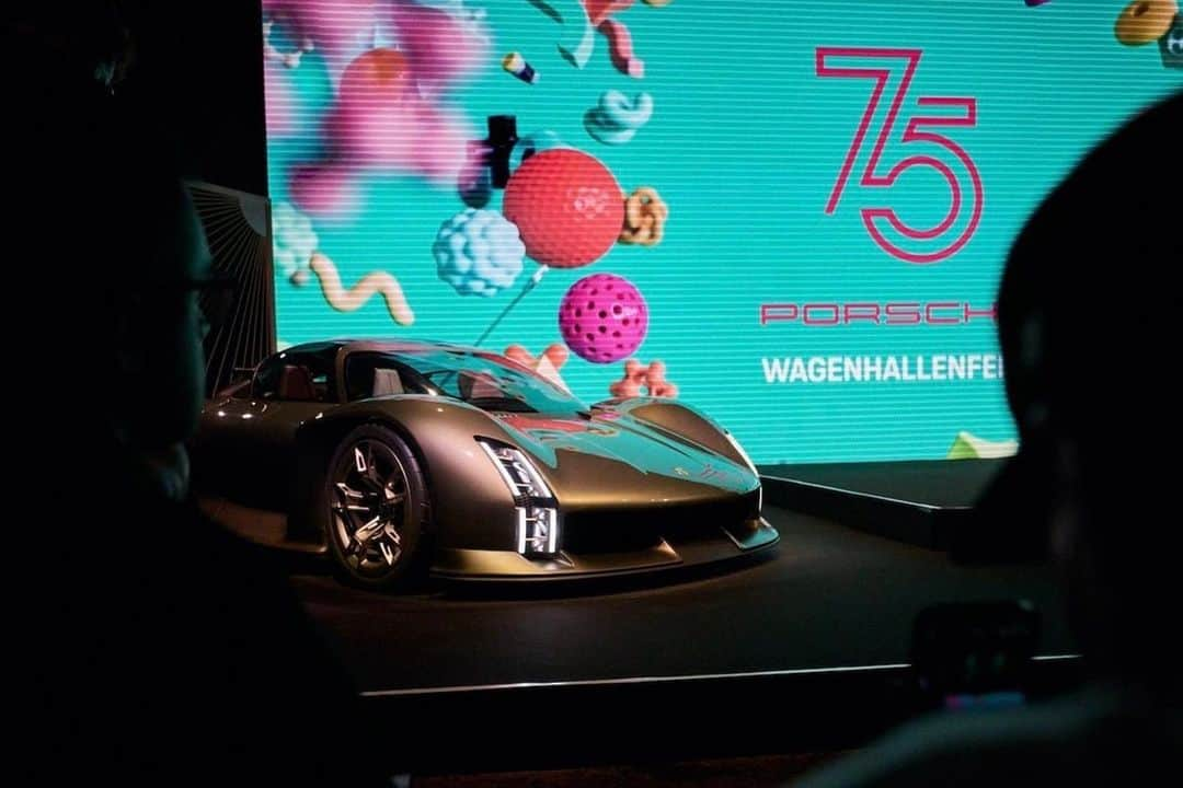 ポール・ケーシーのインスタグラム：「A wonderful weekend celebrating 75 Years of @porsche sports cars. The Porsche Community Event which took place at the Wagenhallen Stuttgart was magic.  . #75YearsPorsche #DrivenByDreams . @porsche_newsroom」