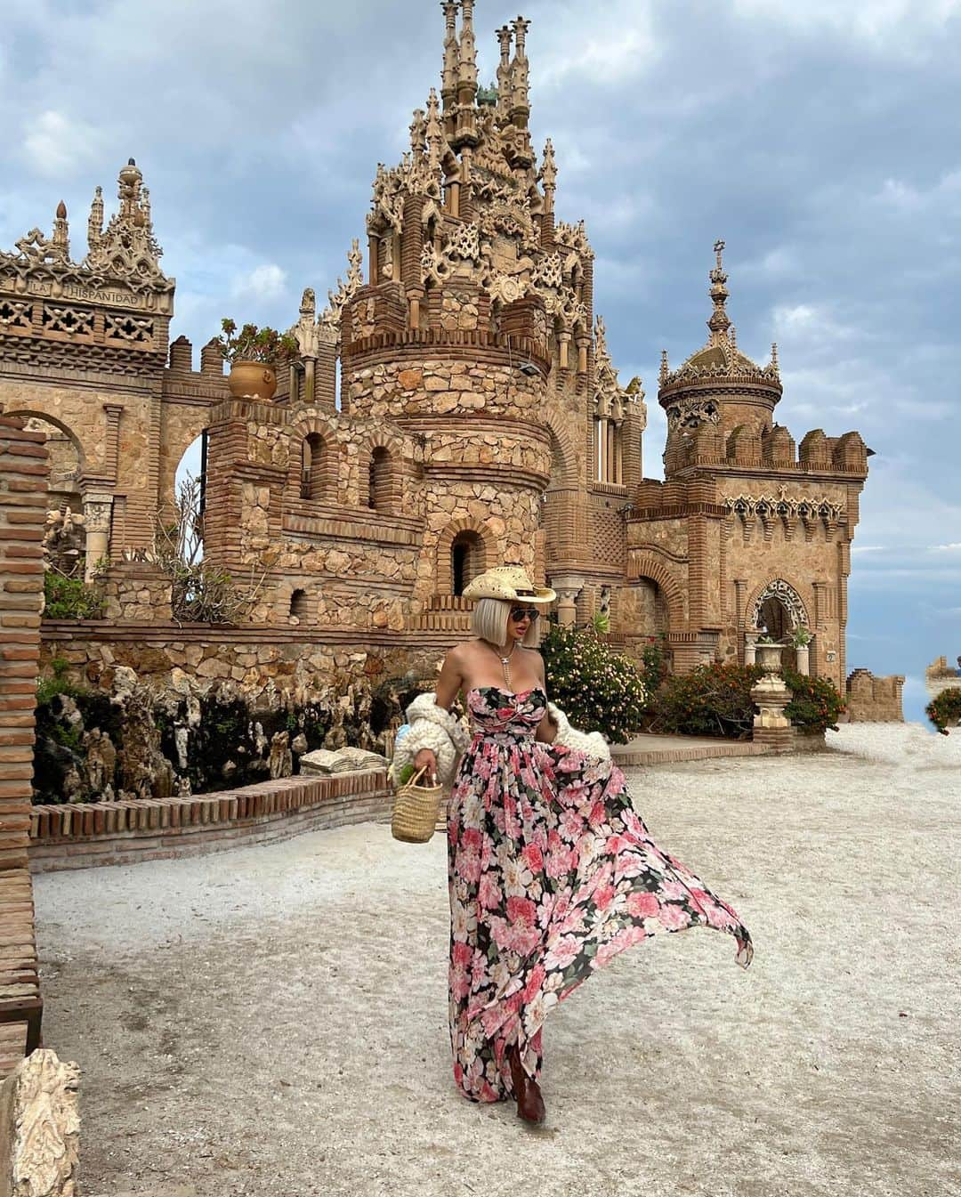 イリーナ・イワノワさんのインスタグラム写真 - (イリーナ・イワノワInstagram)「@FashionNova dress to die for 😭  Wearing size Small」6月12日 23時45分 - hipdoll