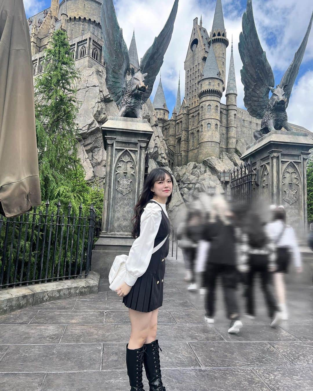 岡本彩夏さんのインスタグラム写真 - (岡本彩夏Instagram)「＊ 思い出🤍 ・ #ユニバ #USJ #遊園地 #大阪観光  #02 #02년생 #アイドル #名古屋 #栄　 #ハリーポッター #ワンピース #ロングブーツ #fashion #ootd #fyp #instalike #follow」6月12日 23時56分 - ayaka_okmt