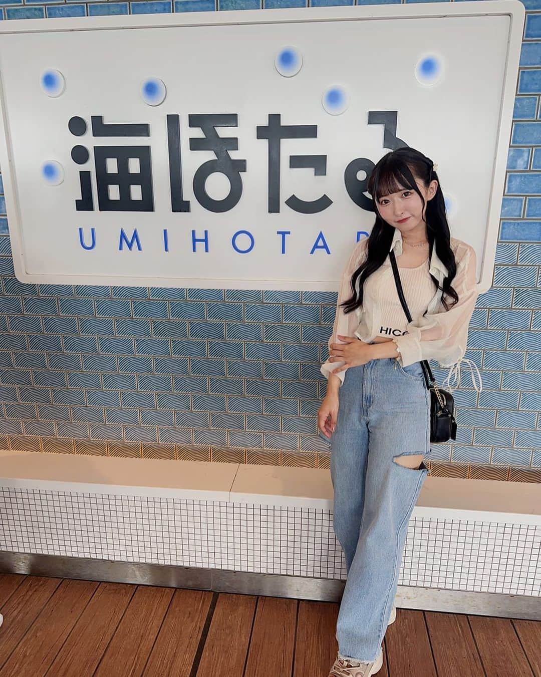 咲山しほのインスタグラム：「♥ . . 初めて 海ほたる行った🐬🫧‪ . . #千葉 #千葉観光 #千葉旅行 #海ほたる #海ほたるパーキングエリア」