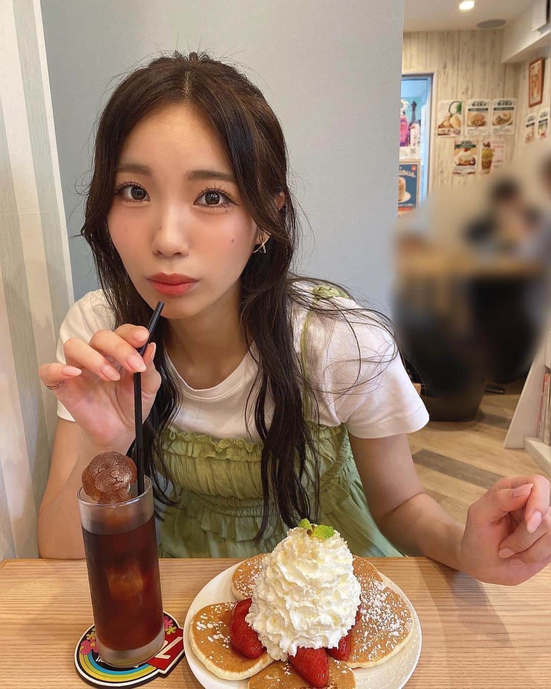 のインスタグラム：「. . 生クリームと小麦最高🥹🥞🤍 . #パンケーキ #hoihoi #矢場町パンケーキ #矢場町カフェ」