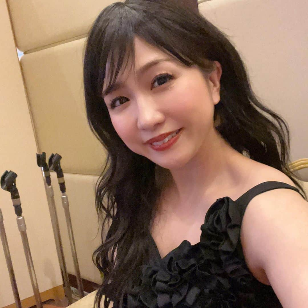 千葉あやのインスタグラム：「. 今井美樹さん、Superflyさん、他にも色々とものまねさせて頂き、 先輩方の胸を借り、楽しかったです🥹🩵」