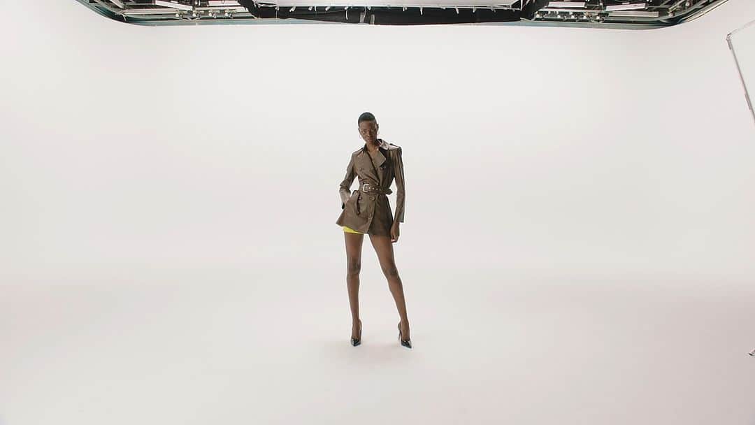 ジトロワのインスタグラム：「BELTED | featuring our ‘Melina’ trench from our FW23-24 collection available on Jitrois.com  #Jitrois Thanks @djobibalou Sounds @scratchclart @calistakazuko」
