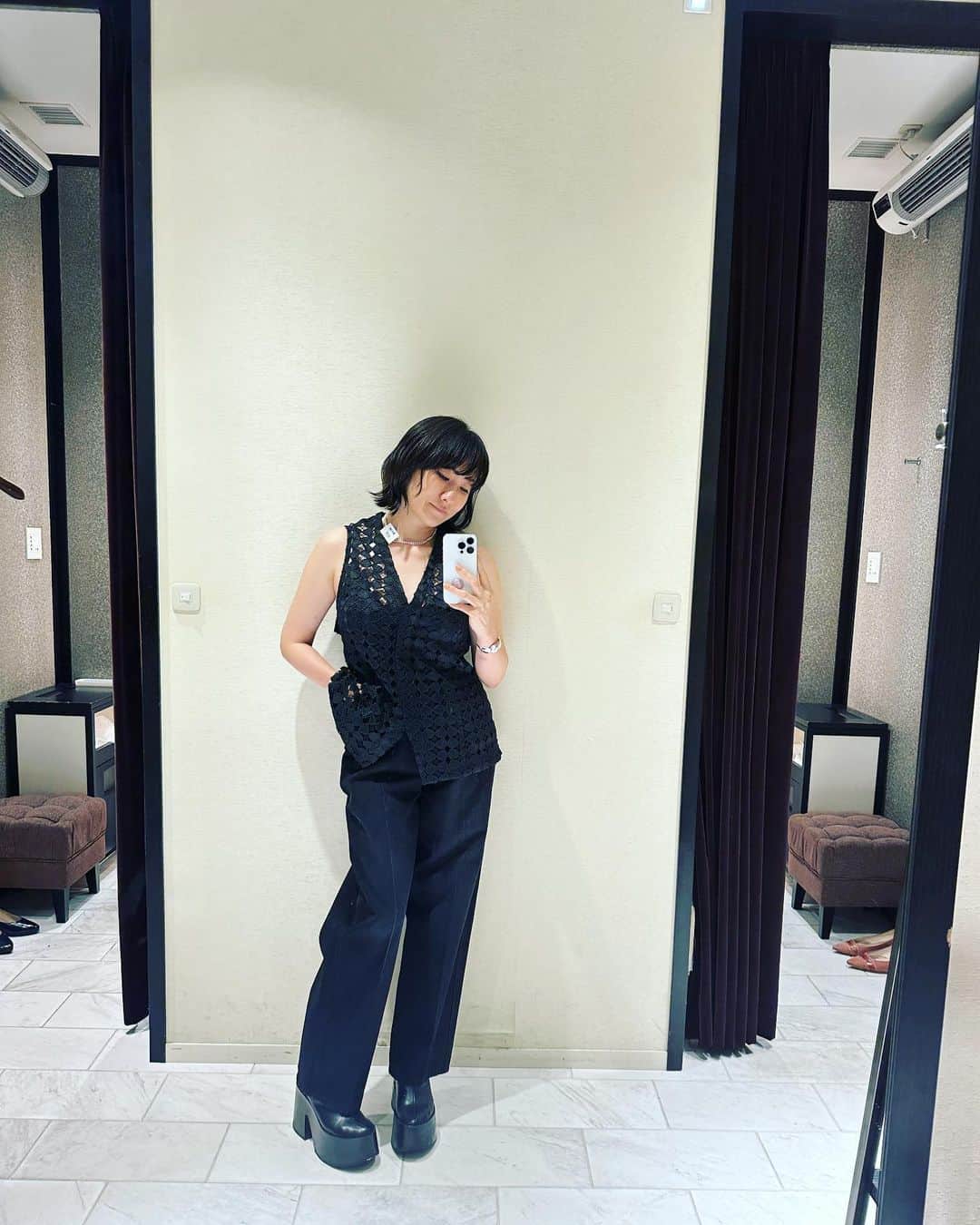 風間ゆみえのインスタグラム：「Styling/ 伊勢丹新宿POP UP   パーソナルスタイリングを担当させていただきました‼︎^_^  お客様からは、普段自分では選べない服が似合って気に入って嬉しい！ こんなに楽しいお買い物ははじめて‼︎ …と、なんて素敵な、こちらこそ、お役に立てて嬉しい、楽しかったです！ @1030kei @stylings_official  お誘いいただきありがとうございました😊✨✨✨✨  私は早めに到着して沢山試着して、おすすめ沢山。  また #yumie_k_style スナップのときにおすすめアイテムの説明しますね😚😉✨」