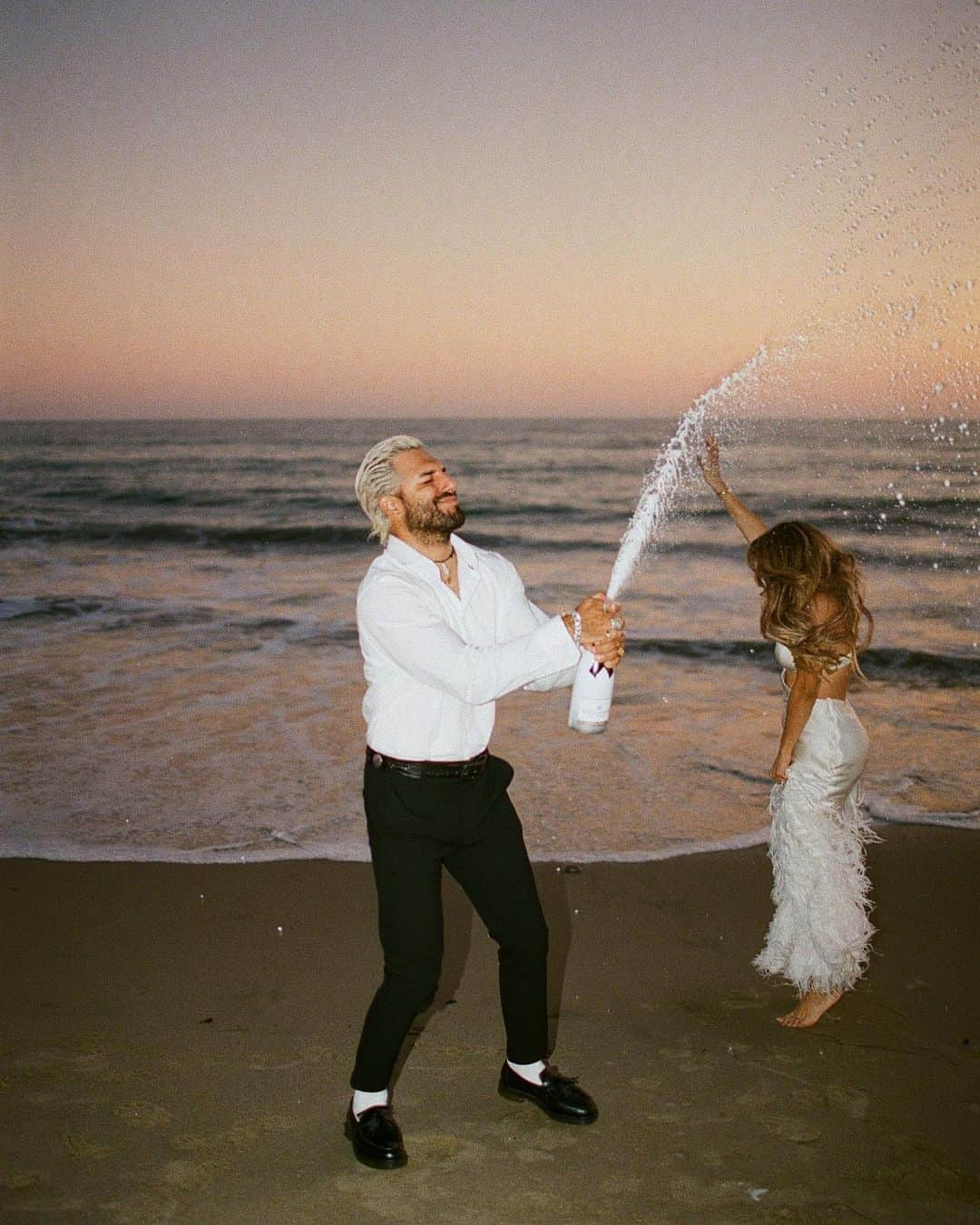 iluvsarahiiさんのインスタグラム写真 - (iluvsarahiiInstagram)「IT’S WEDDING WEEK💍🥂🤍 I can’t explain to describe how excited we are. The big day has been in the works for sometime so to know that it’s finally here has me all in my feels. Let the countdown begin!」6月13日 0時34分 - iluvsarahii