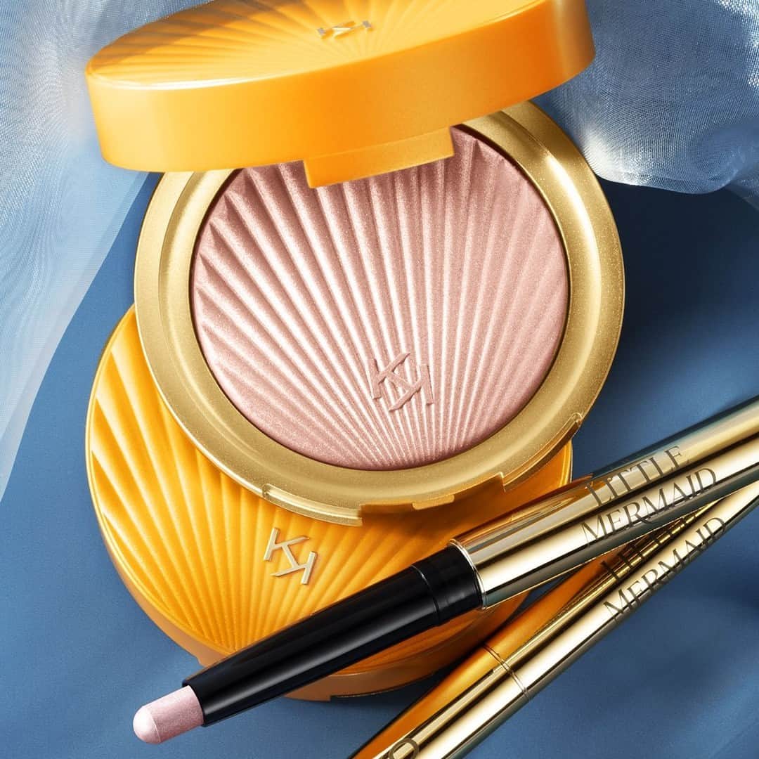 KIKO MILANOさんのインスタグラム写真 - (KIKO MILANOInstagram)「Ready to shimmer this season? 🤩 Grab these mesmerising must-haves from #KIKOSummer23 for the perfect glow to your look! ⭐⁣ Watch @DisneyStudiosUK’s #TheLittleMermaid, only in cinemas!⁣ ⁣ Long Lasting Eyeshadow Stick 24 Hours No-transfer 03 - All Over Highlighter 02⁣」6月13日 0時45分 - kikomilano