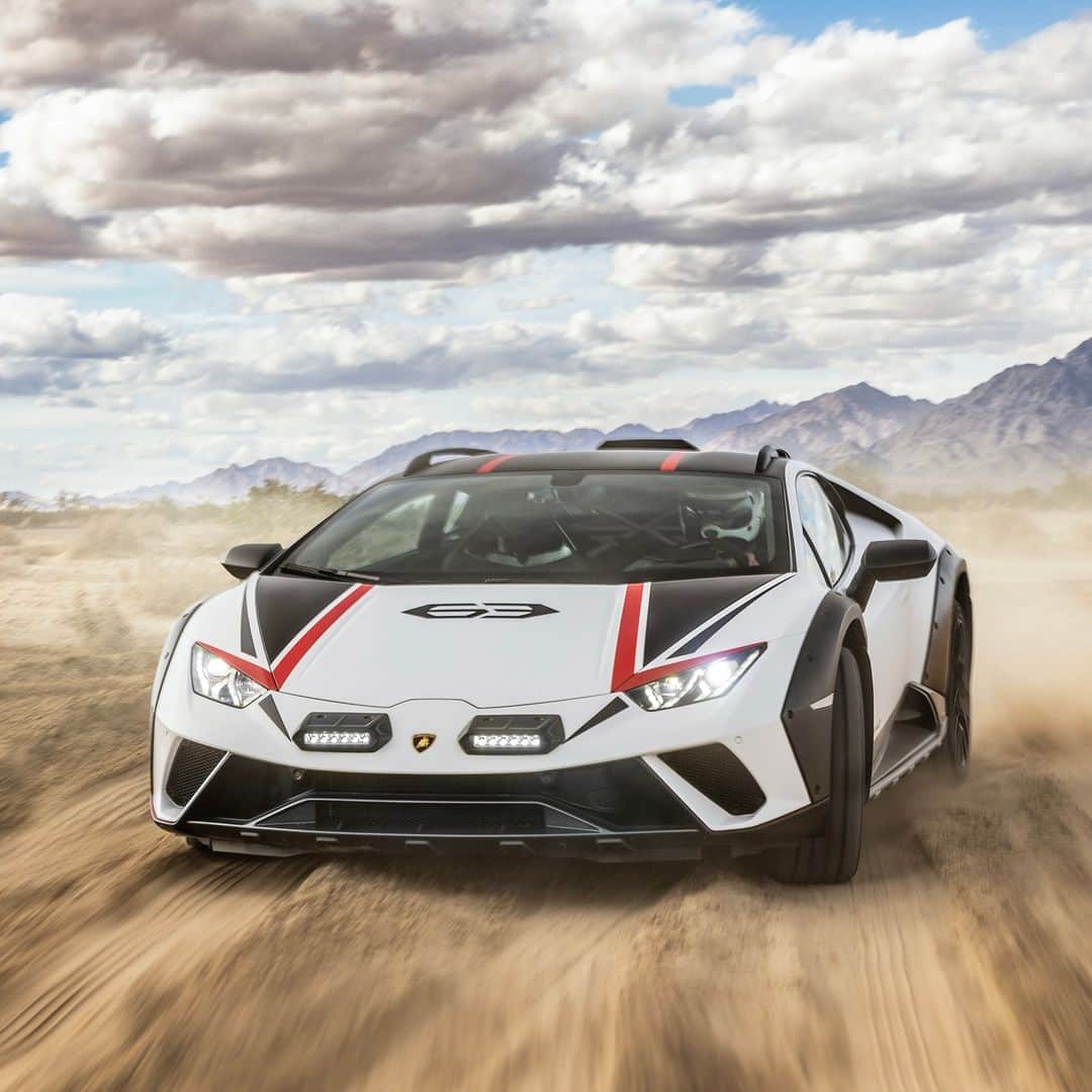 ランボルギーニさんのインスタグラム写真 - (ランボルギーニInstagram)「Where the unpaved route begins, the adventure starts. Feel like a pilot, drifting like you've always dreamed of with Huracán Sterrato.  #Lamborghini #HuracanSterrato #BeyondTheConcrete __ Huracán Sterrato: fuel consumption combined: 14,9 l/100km (WLTP); CO2-emissions combined: 337 g/km (WLTP)」6月13日 1時00分 - lamborghini