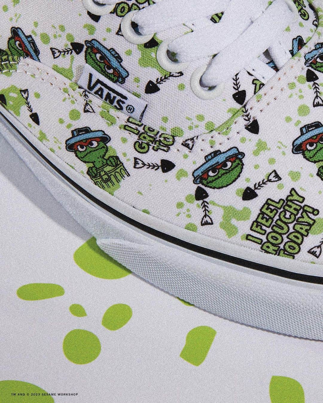 vansさんのインスタグラム写真 - (vansInstagram)「Unleash your creativity and design your own Vans x Sesame Street footwear through our Customs shop. Three exclusive prints are available at the link in our bio.」6月13日 1時00分 - vans