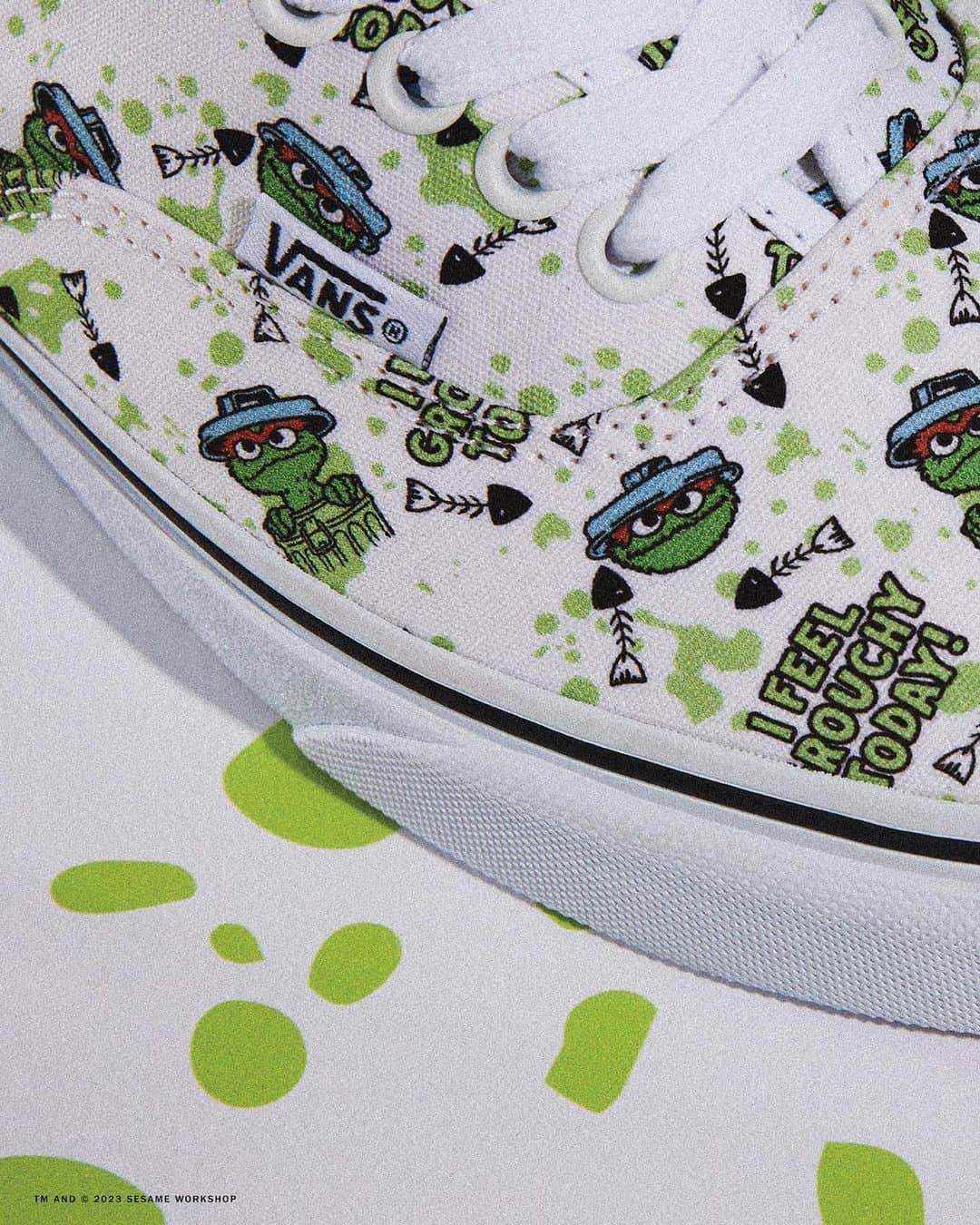 vansのインスタグラム：「Unleash your creativity and design your own Vans x Sesame Street footwear through our Customs shop. Three exclusive prints are available at the link in our bio.」