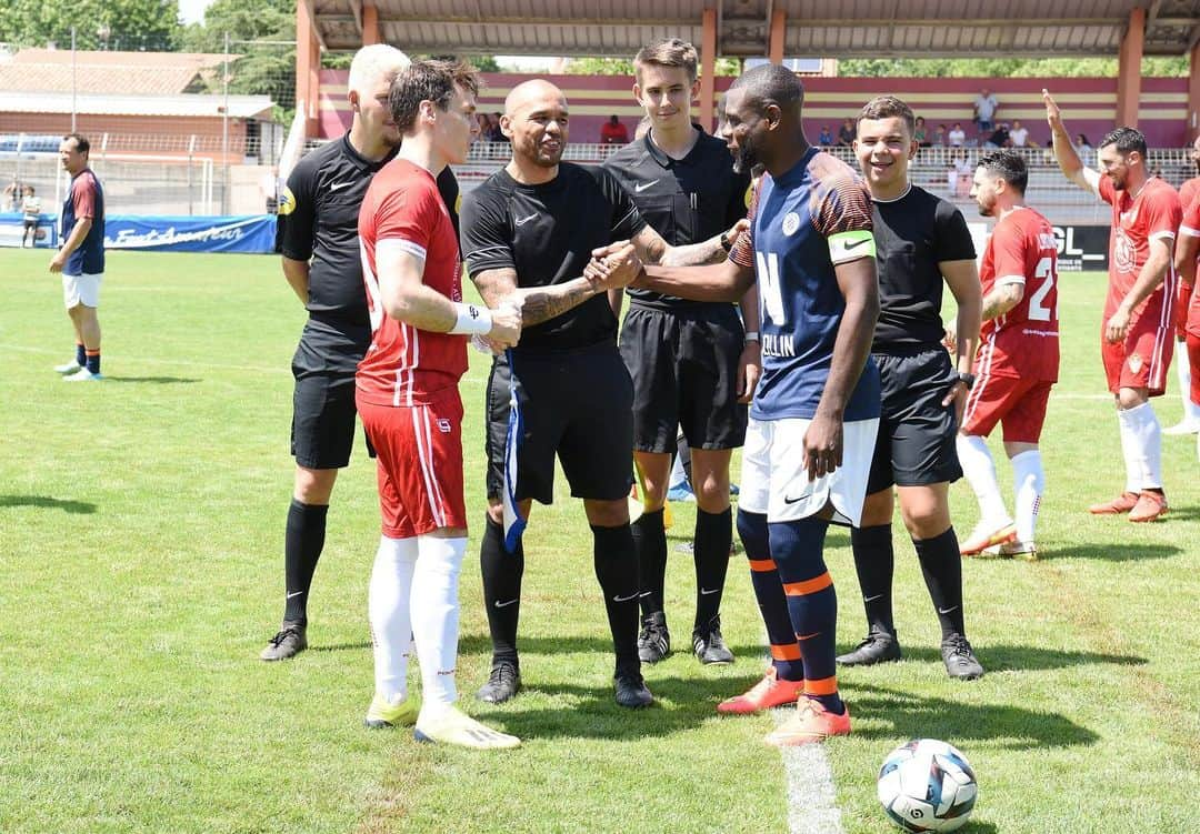 アンリ・ベディモさんのインスタグラム写真 - (アンリ・ベディモInstagram)「Match de gala pour l’association Afaya. Les légendes @mhscofficiel  VS barbagiuansmonaco ⚽️」6月13日 0時57分 - bedims12