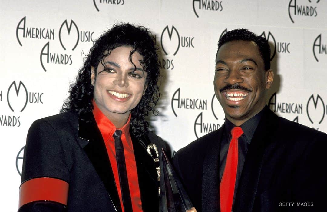 マイケル・ジャクソンのインスタグラム：「Comedian Eddie Murphy recently shared details about his friendship with Michael Jackson with late night TV host Jimmy Kimmel. “If you look at the stuff I did on Michael, it was never mean spirited. Cause I knew him. I never really made fun of him, it was funny Michael stuff.”」