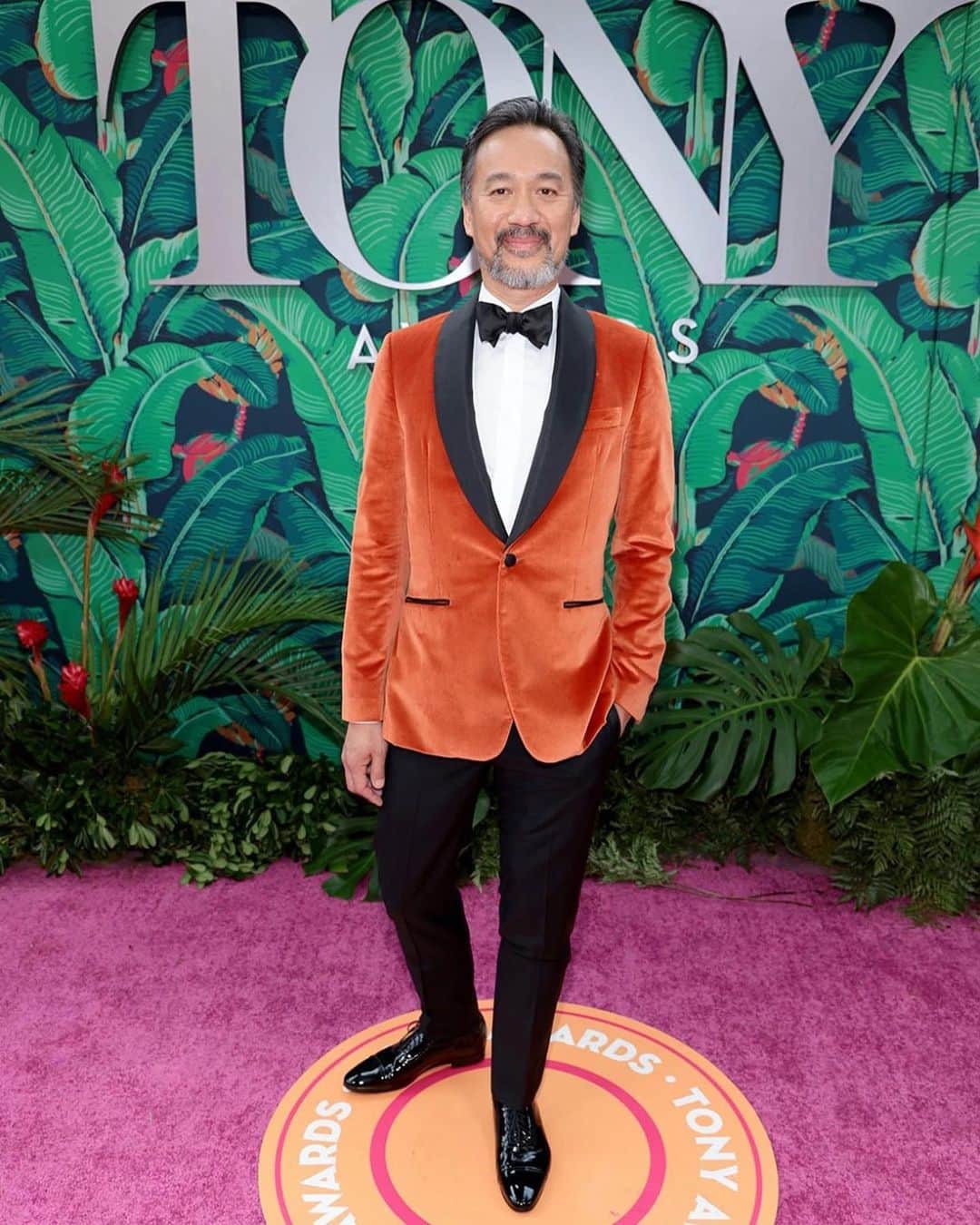 レベッカ・ウィソッキーさんのインスタグラム写真 - (レベッカ・ウィソッキーInstagram)「So proud to be this guy’s arm candy. Congratulations to @lapchichu & all of the magnificent talent honored last night at @thetonyawards @cbstv It was a wonderful night and we looked GOOD! 🥰  Suits: @paulsmithdesign & @aggi_global  Hair: @coreytuttlehair  Makeup: @makeupbyjoseeleduc   #tonyawards」6月13日 1時36分 - rebeccawisocky