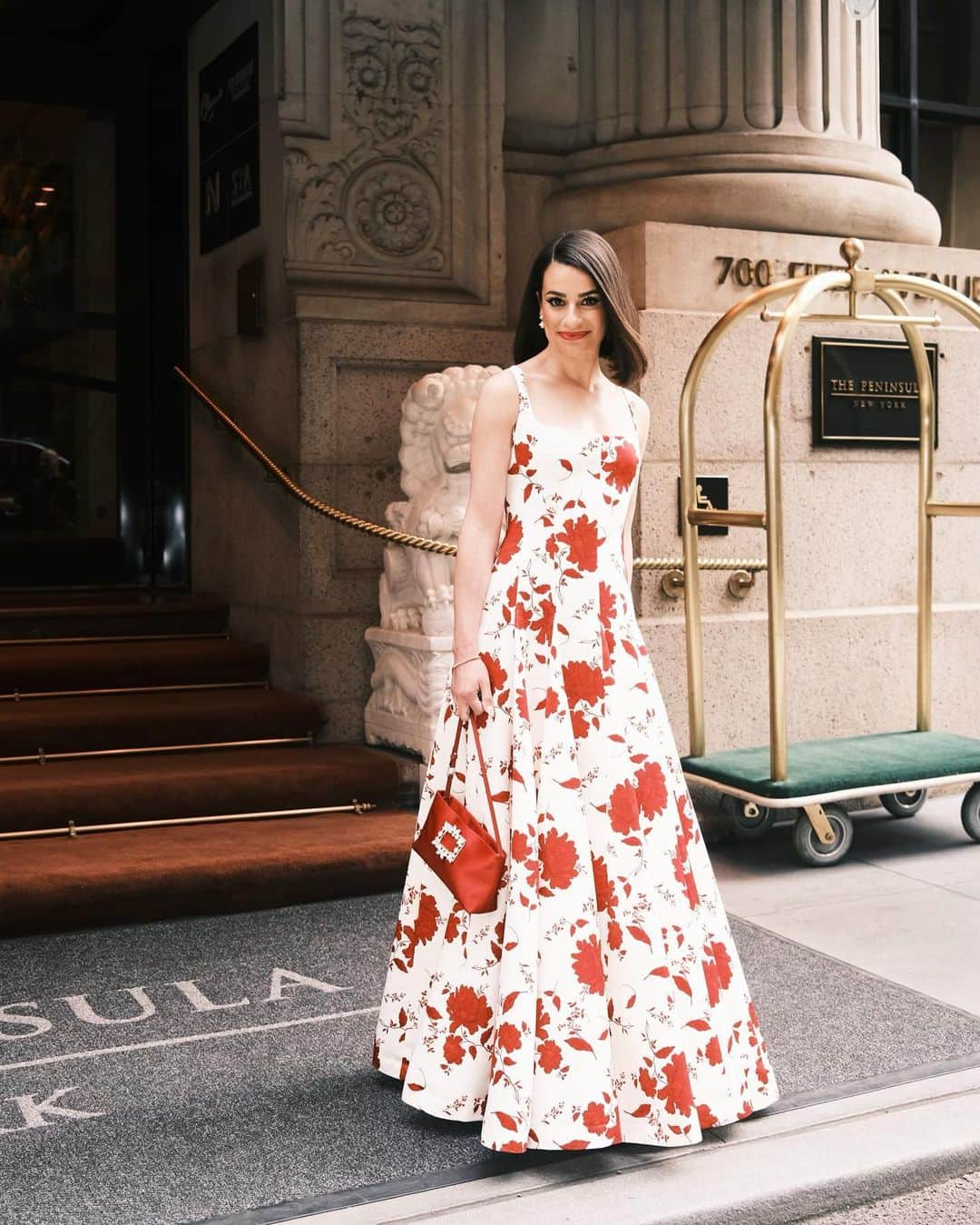 リア・ミシェルのインスタグラム：「Mom and dad night out at the @thepeninsulanyc Hotel for Tony Night! ❤️」