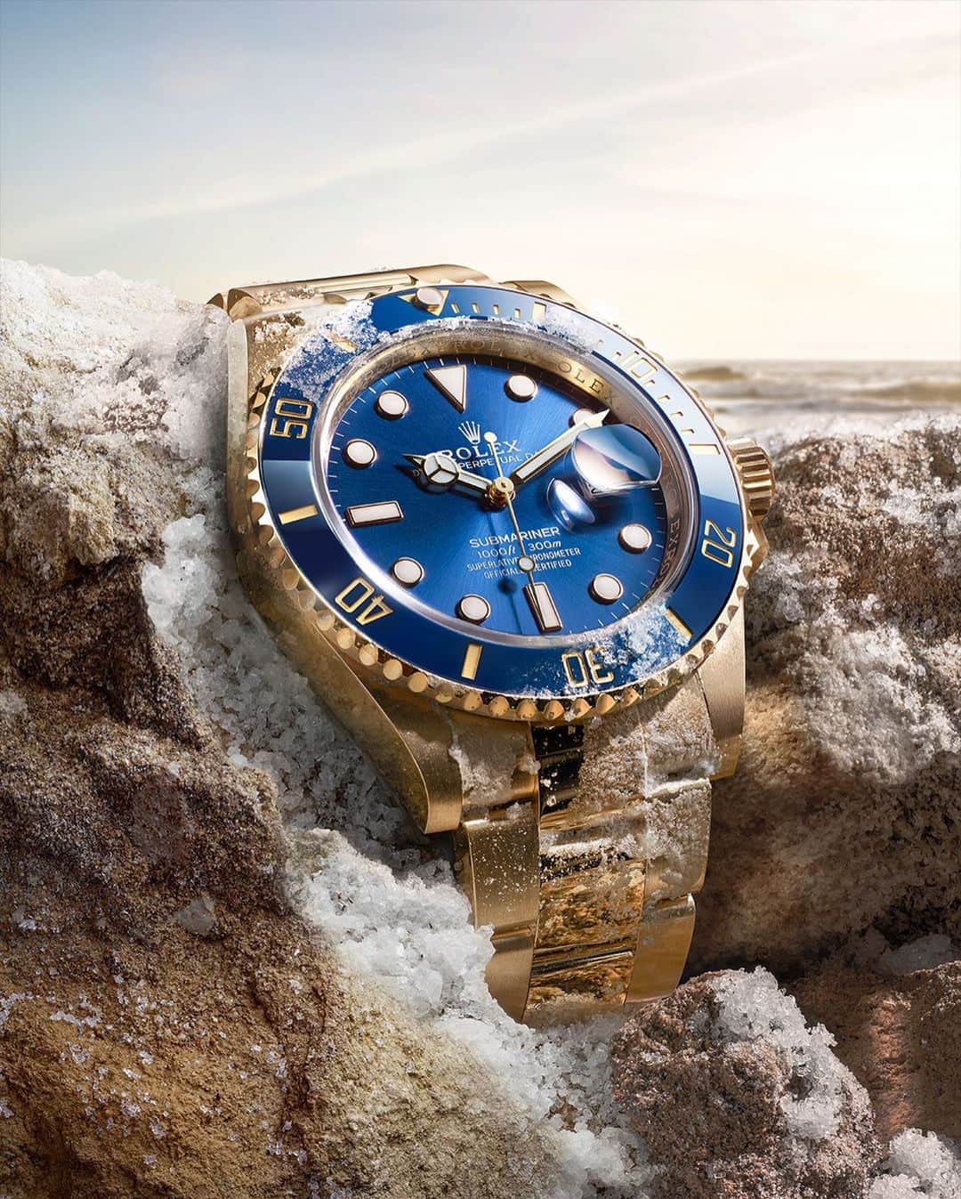 rolexさんのインスタグラム写真 - (rolexInstagram)「Salt of the Earth. The robust and reliable Submariner Date in 18ct yellow gold features a royal blue dial and a Cerachrom bezel insert in blue ceramic. This high-tech ceramic is extremely hard and resistant to environmental effects. For optimum legibility, the moulded graduations, inscriptions and numerals are coated with a thin layer of gold via a PVD (Physical Vapour Deposition) process. Impervious to the elements. #Rolex #Submariner #101031」6月13日 2時00分 - rolex