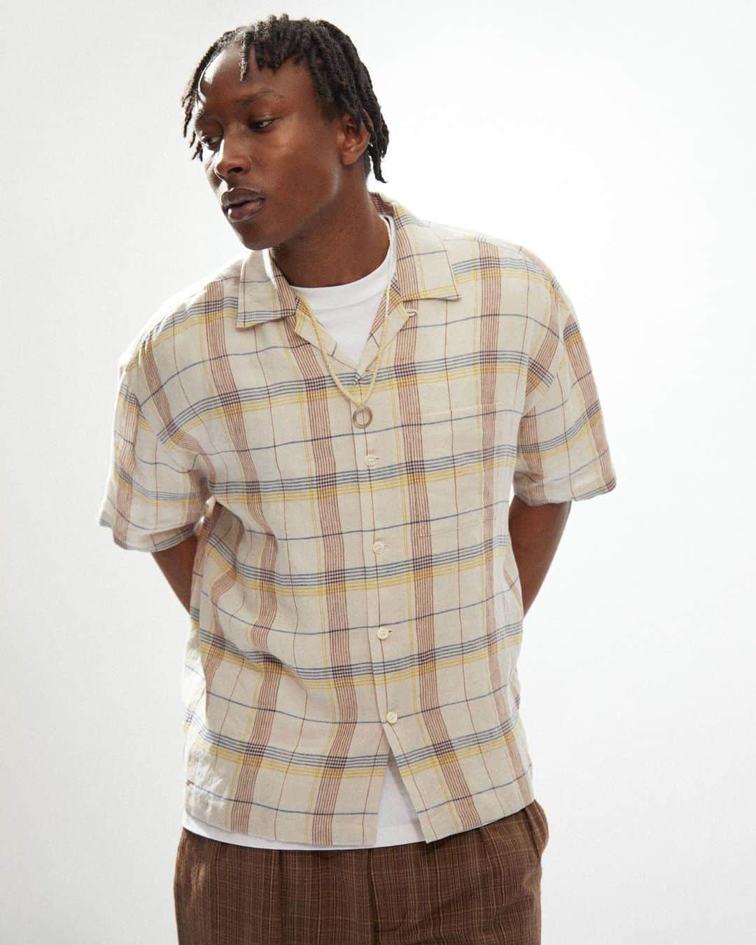 ガーブストアのインスタグラム：「Lightweight and breezy, linen shirts are a must for summer. ⁠ SOFTHYPHEN hits the nail on the head with this checked iteration. ⁠ ⁠ Available in-store or online - check it out!」
