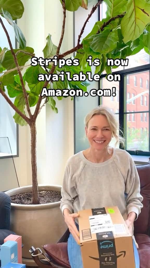 ナオミ・ワッツのインスタグラム：「Have you heard? You can now shop all of your favorite Stripes products on @amazon. Who else is ready to *add to cart*?」