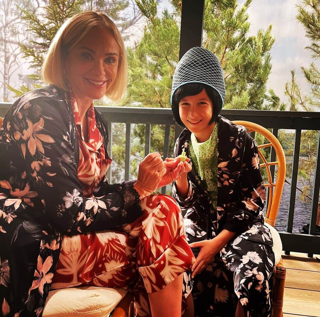 ローレン・ホリーさんのインスタグラム写真 - (ローレン・ホリーInstagram)「Opal and Mimsy, kindred spirits of The Lake. @declanwhaley   Special thanks to the talented wardrobe team led by Alisha Robinson.  #thelakeonprimevideo #mimsy #opal #thelakeseason2 @primevideo @primevideoca」6月13日 2時16分 - laurenholly