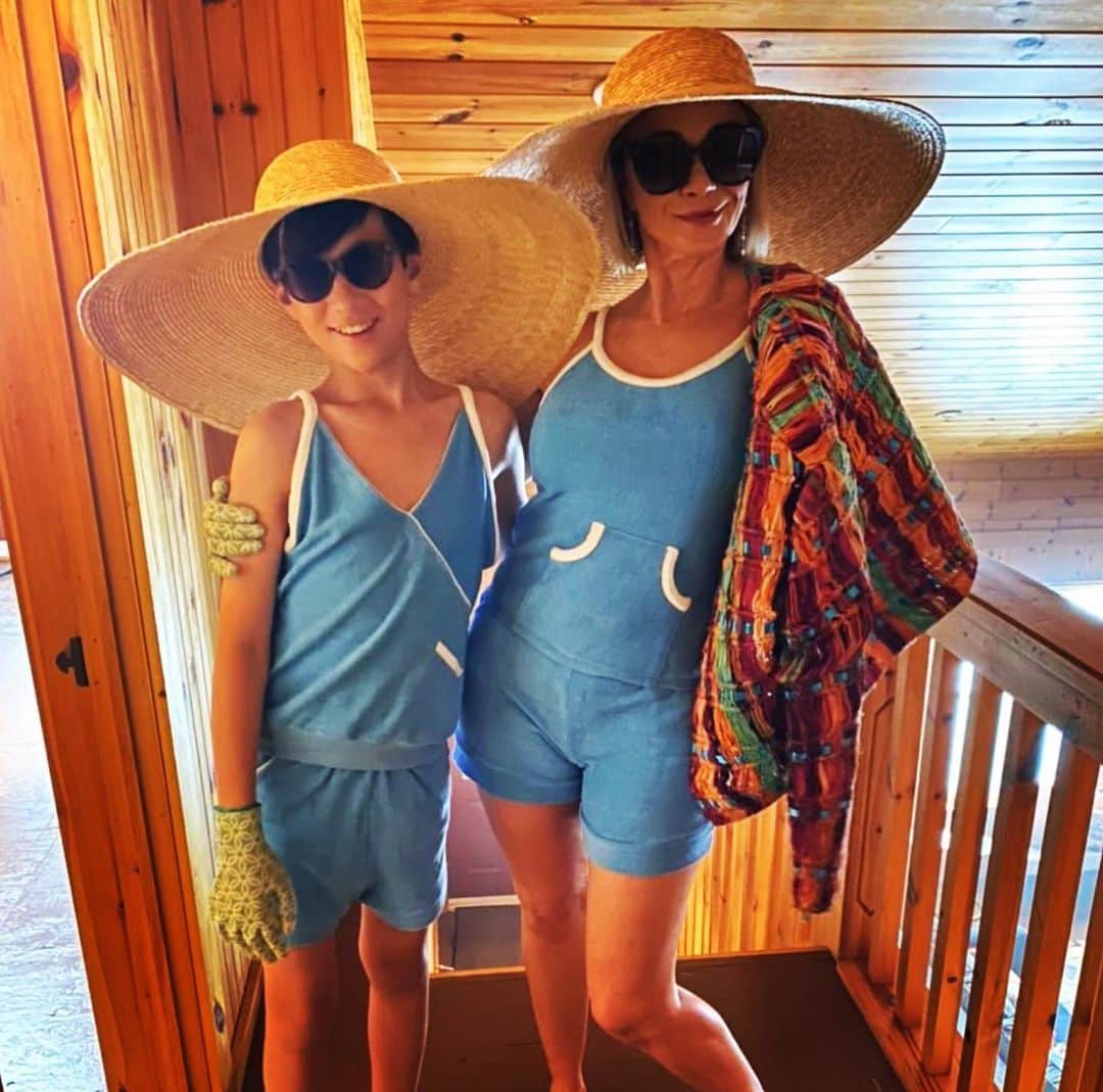ローレン・ホリーさんのインスタグラム写真 - (ローレン・ホリーInstagram)「Opal and Mimsy, kindred spirits of The Lake. @declanwhaley   Special thanks to the talented wardrobe team led by Alisha Robinson.  #thelakeonprimevideo #mimsy #opal #thelakeseason2 @primevideo @primevideoca」6月13日 2時16分 - laurenholly
