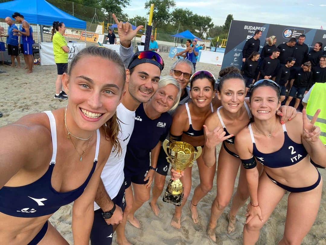 マルタ・メネゲッティのインスタグラム：「🥇 CEV Nations Cup 2023 - Fase Preliminare  #budapest #cev #beachvolleyball  #beabeacher」