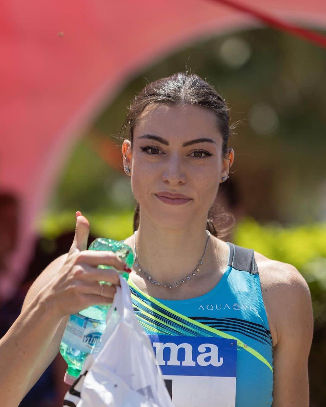 アレシア・パヴェーゼのインスタグラム：「CDS mood 😁👍🏼 🥇🥇 @atleticabrescia1950 🏆  📸 @ph_giulias e FIDAL/GRANA  #trackandfield #athleticgirls #adidasathletes  #weekendvibes #running #sprint #trackgirl」