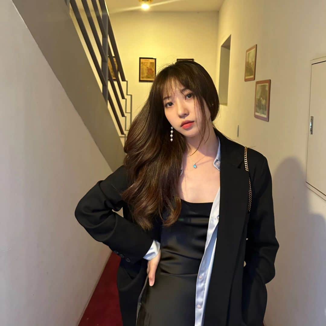 ダへ のインスタグラム：「🤍🩶🖤」