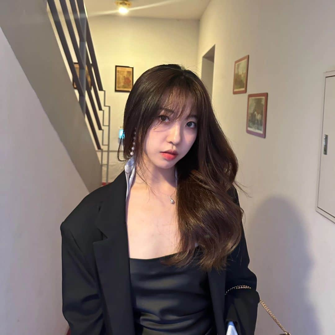 ダへ さんのインスタグラム写真 - (ダへ Instagram)「🤍🩶🖤」6月13日 2時36分 - dahye0612