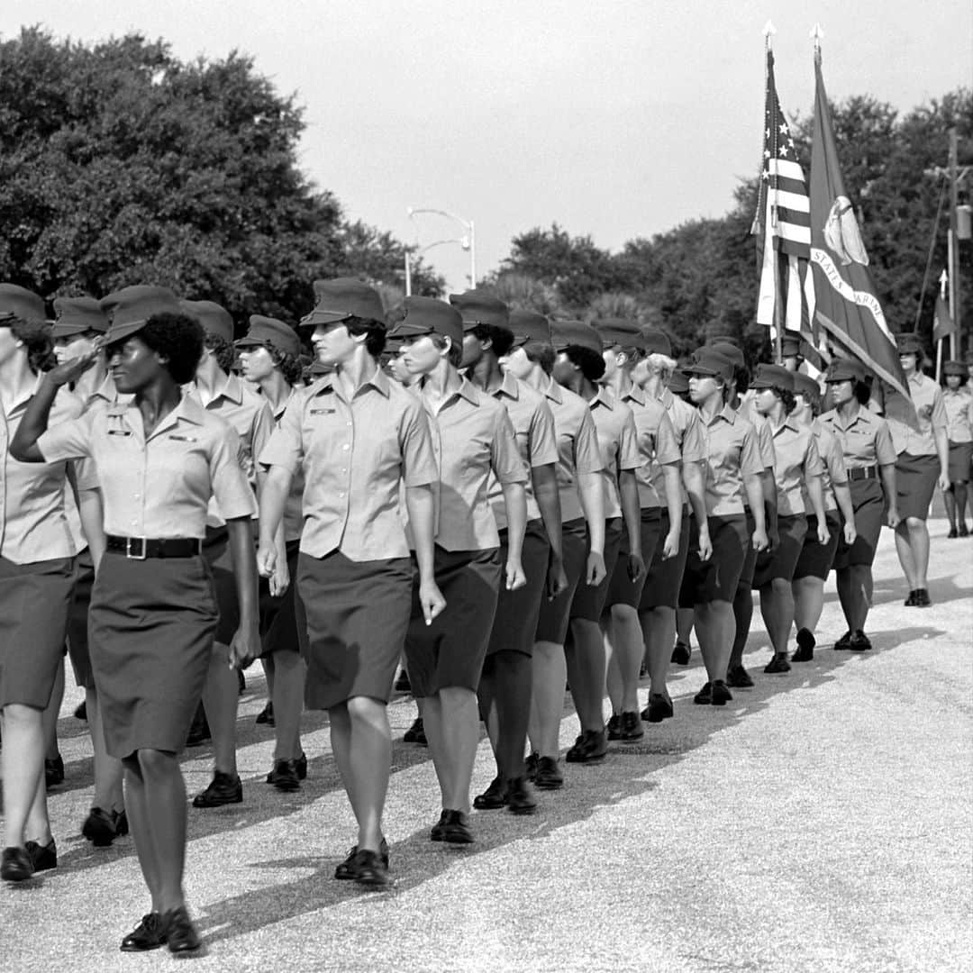 アメリカ海兵隊さんのインスタグラム写真 - (アメリカ海兵隊Instagram)「Today, as we commemorate #WomensVeteransDay, we also proudly extend recognition to the more than 70-year history of women #Marines at @mcrdparrisisland.   Since 1986, the 4th Recruit Training Battalion aboard #ParrisIsland has been responsible for producing every generation of enlisted female Marines. These courageous women laid the bedrock upon which countless others have served, creating a legacy that all Marines take pride in.    On June 15, the #4thRecruitTrainingBattalion will be deactivated in a ceremony aboard Marine Corps Recruit Depot Parris Island. The deactivation of 4th RTBn aligns both recruit depots to the same regimental structure and ensures all recruits train together.    #OTD, we reflect on the unwavering determination, and faithful service of all female Marines.    #WomensVeteransDay #Marines #SemperFi」6月13日 2時37分 - marines