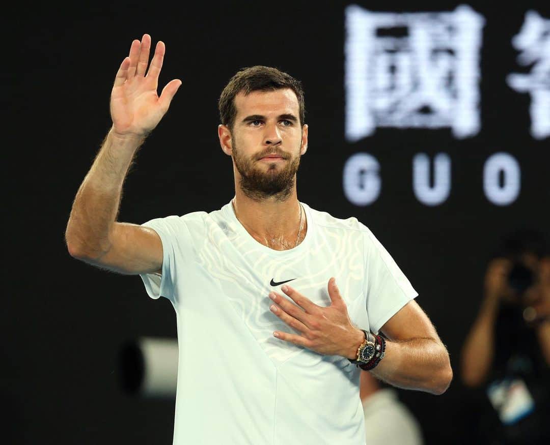 カレン・ハチャノフのインスタグラム：「Back to top 10 in the world 🌎🙌🏻 Thank you everybody for support and belief during these years! Means a lot to me! We keep on working!」