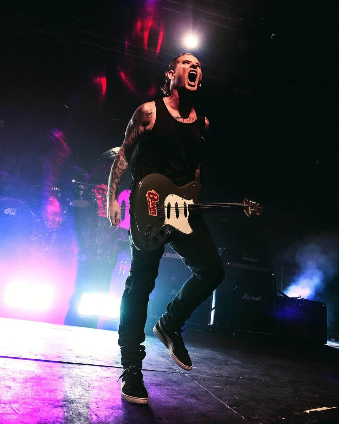 コリィ・テイラーのインスタグラム：「Grab tickets + VIP for my US Tour while they last. I’ll be playing songs from CMFT, CMF2, Stone Sour, Slipknot and more. Head over to coreytaylor.com now. ⚡️   8/25 • Denver, CO 8/27 • Kansas City, MO 8/28 • Minneapolis, MN 8/30 • Milwaukee, WI 8/31 • Chicago, IL 9/2 • Chesterfield, MO 9/3 • Pryor, OK 9/5 • Detroit, MI 9/7 • Cleveland, OH 9/9 • Cincinnati, OH 9/10 • Alton, VA 9/12 • Montclair, NJ 9/13 • Boston, MA 9/15 • Wallingford, CT 9/16 • Huntington, NY 9/18 • N. Myrtle Beach, SC 9/19 • Orlando, FL 9/21 • Huntsville, AL 9/22 • Louisville, KY 9/24 • Houston, TX 9/25 • Dallas, TX 9/27 • Albuquerque, NM 9/28 • Tempe, AZ 9/29 • Henderson, NV 10/1 • San Diego, CA 10/3 • Riverside, CA 10/5 • Los Angeles, CA 10/7 • Sacramento, CA」