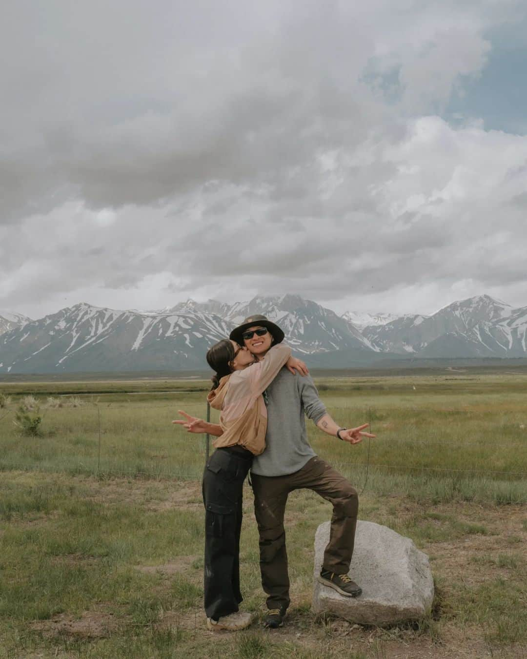 W E Y L I Eのインスタグラム：「Another memorable trip down in the books! We experienced sun, wind, rain, and thunder all within a day. Mammoth Lakes is such a magical place 🏔️」