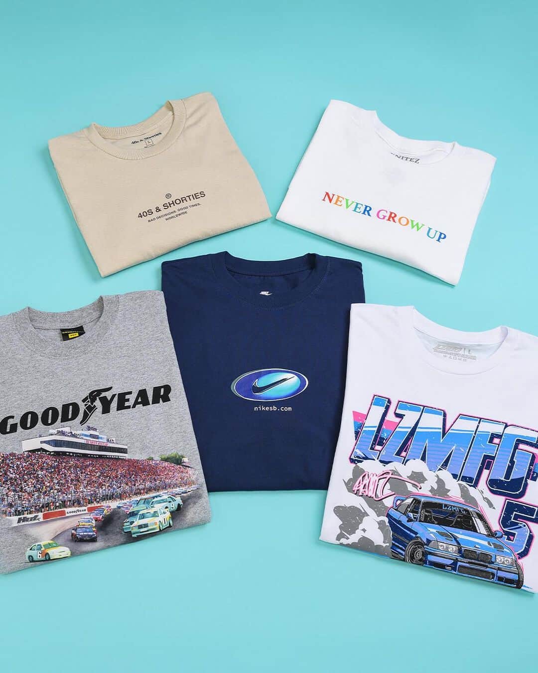 zumiezのインスタグラム：「Tag the most famous person you’ve ever met! We’ll send the most famous person who responds a free t shirt!」