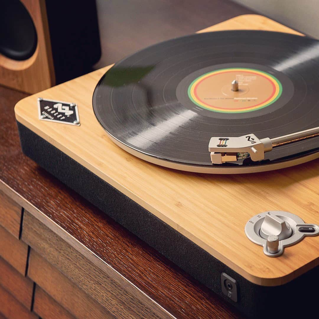 ボブ・マーリーさんのインスタグラム写真 - (ボブ・マーリーInstagram)「The sound of vinyl… as timeless as Bob’s songs 🎧🎶 experience the purest form of music with @houseofmarley’s #StirItUp Wireless Turntable at the link in story. #houseofmarley  #sustainablesound #materialsmatter #reggae #vinyl #vinyllovers #vinylcollection #recordplayer #bamboo #vinylplayer #vinylrecords #vinylcommunity」6月13日 4時19分 - bobmarley