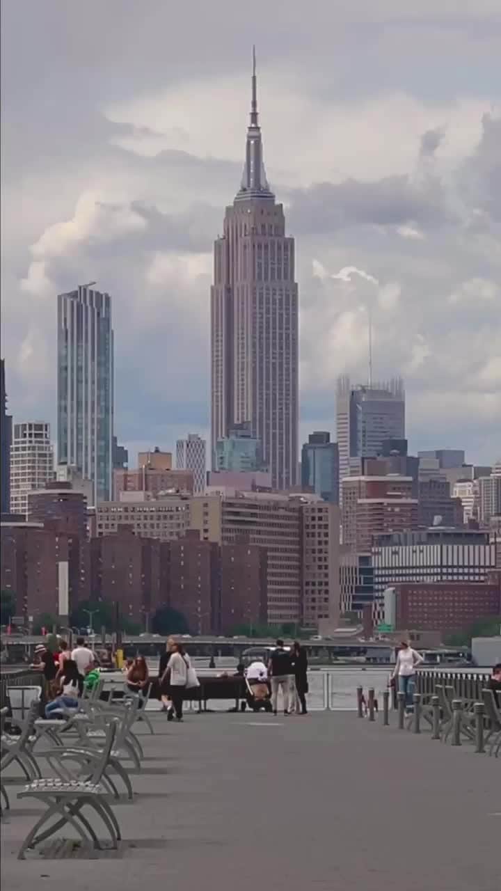 Empire State Buildingのインスタグラム：「Sail away with me  📷: @newyorkcitykopp」